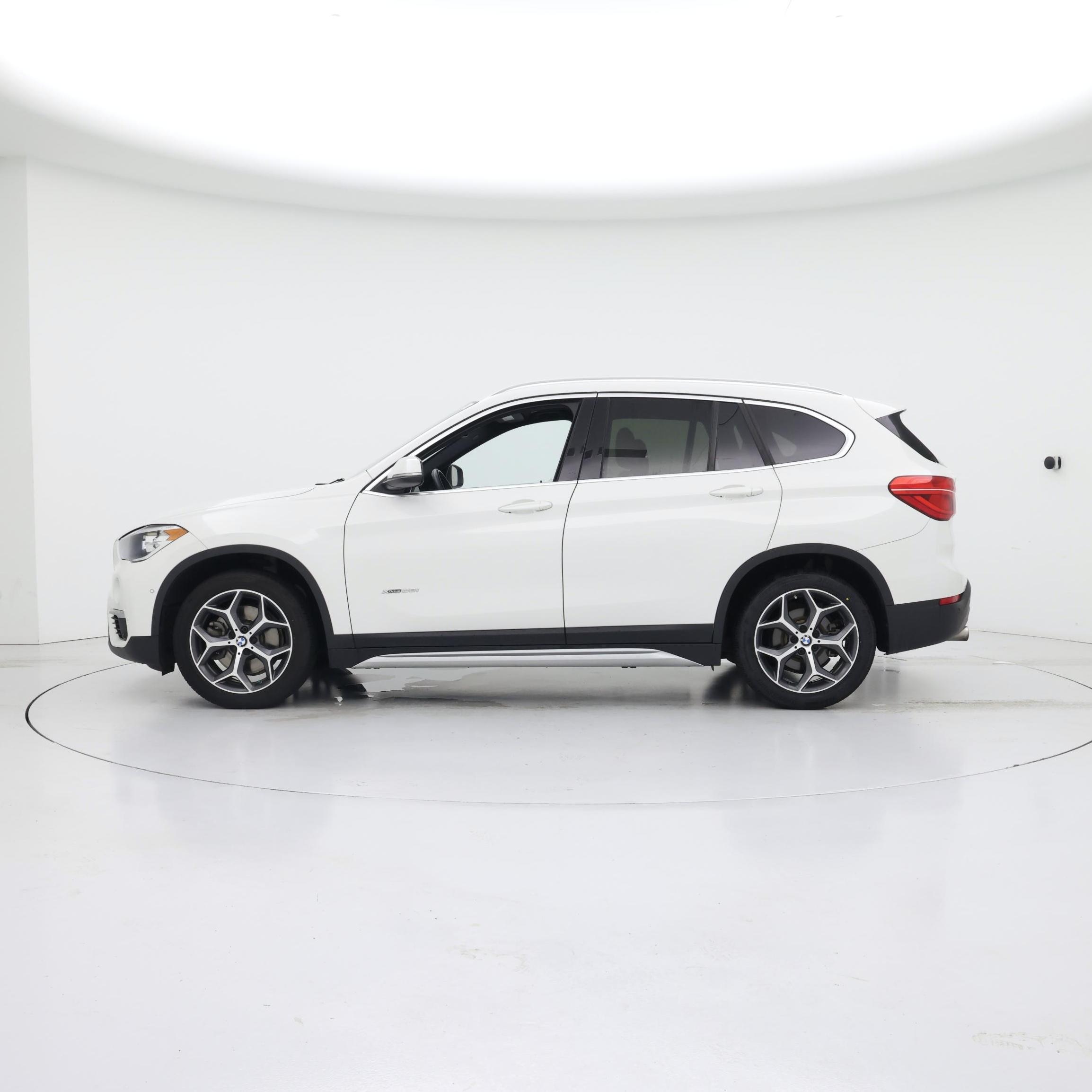 Thumbnail: 2018 BMW X1 - 3