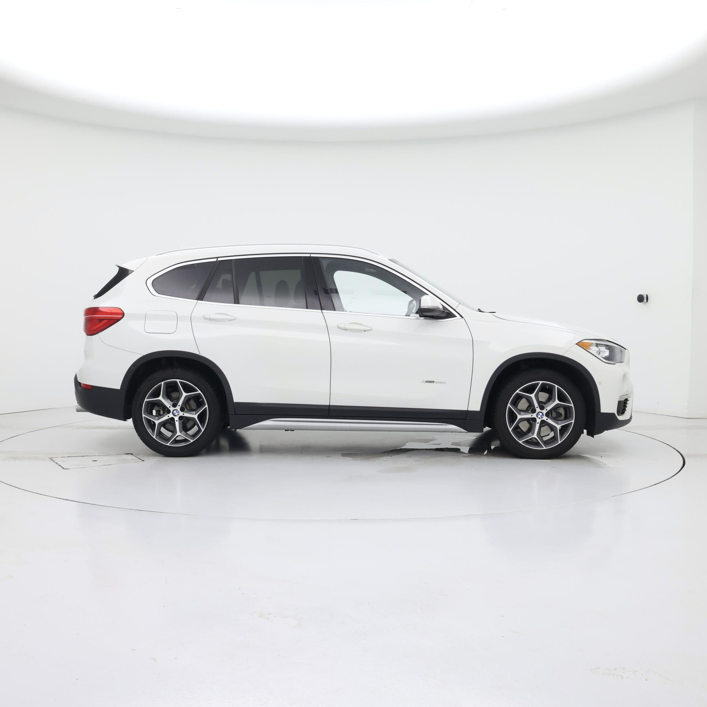 Thumbnail: 2018 BMW X1 - 7
