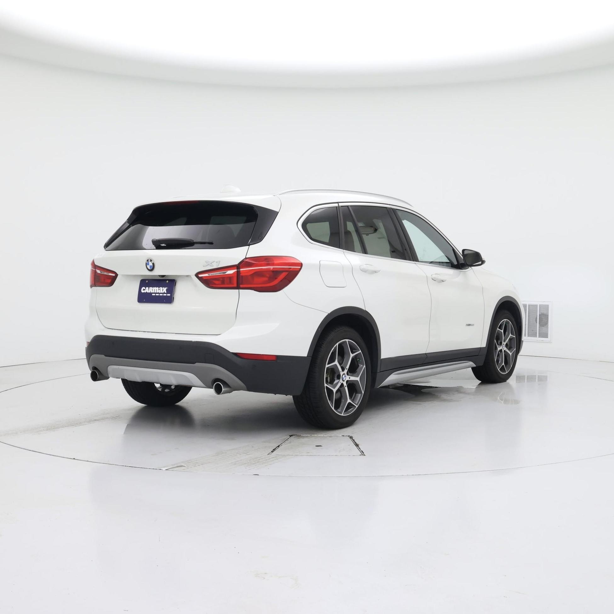 Thumbnail: 2018 BMW X1 - 8