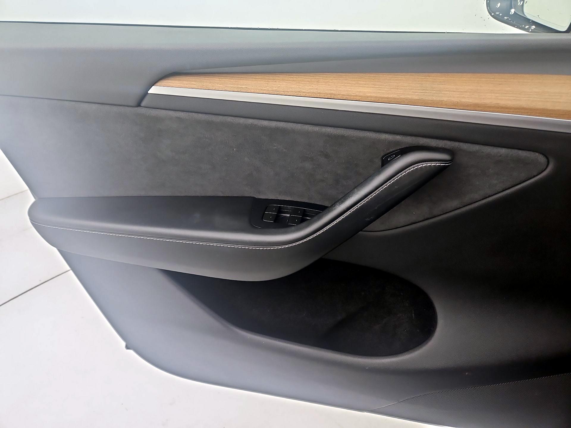 Thumbnail: 2023 Tesla Model Y - 12