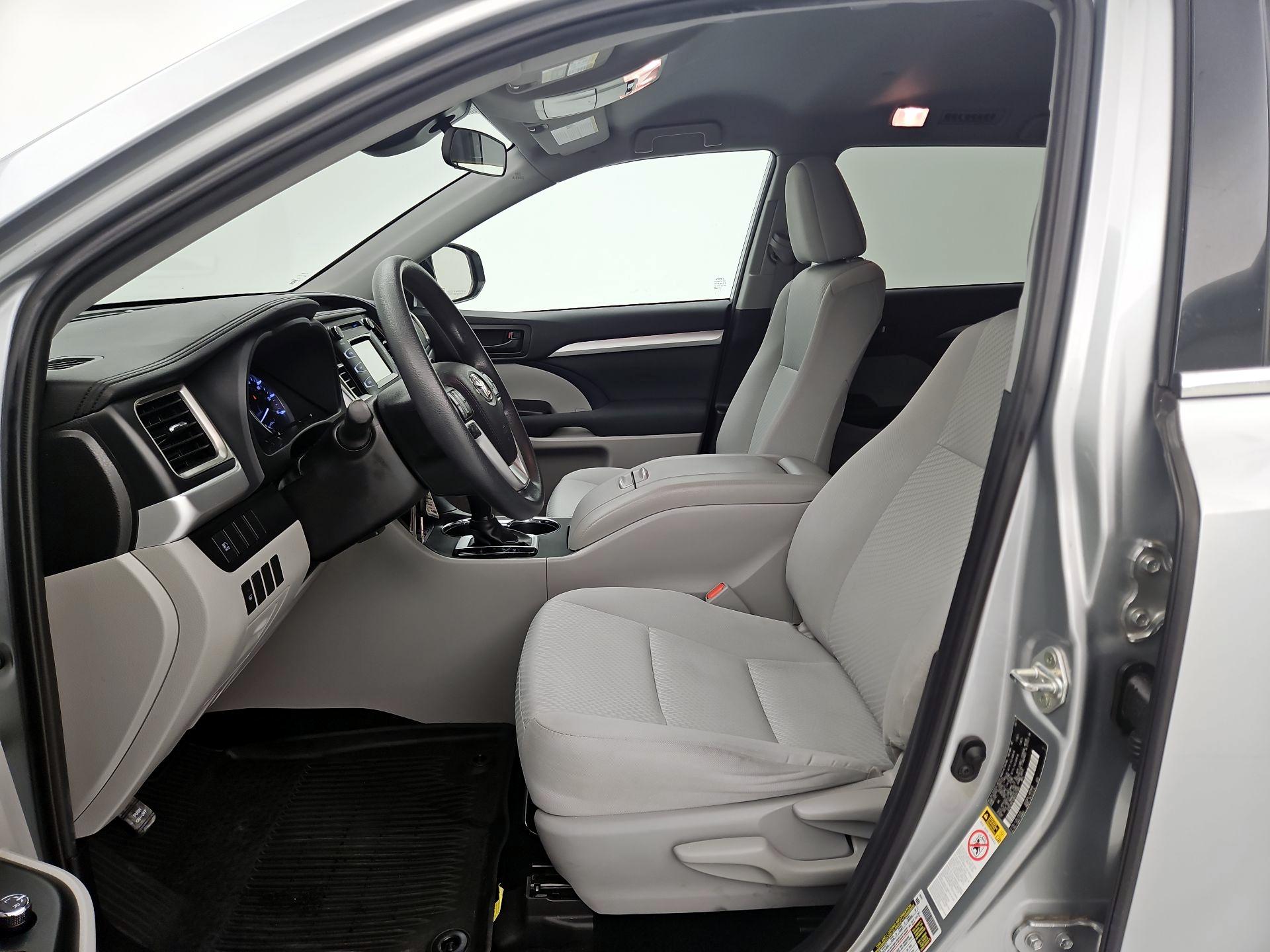 Thumbnail: 2019 Toyota Highlander - 11