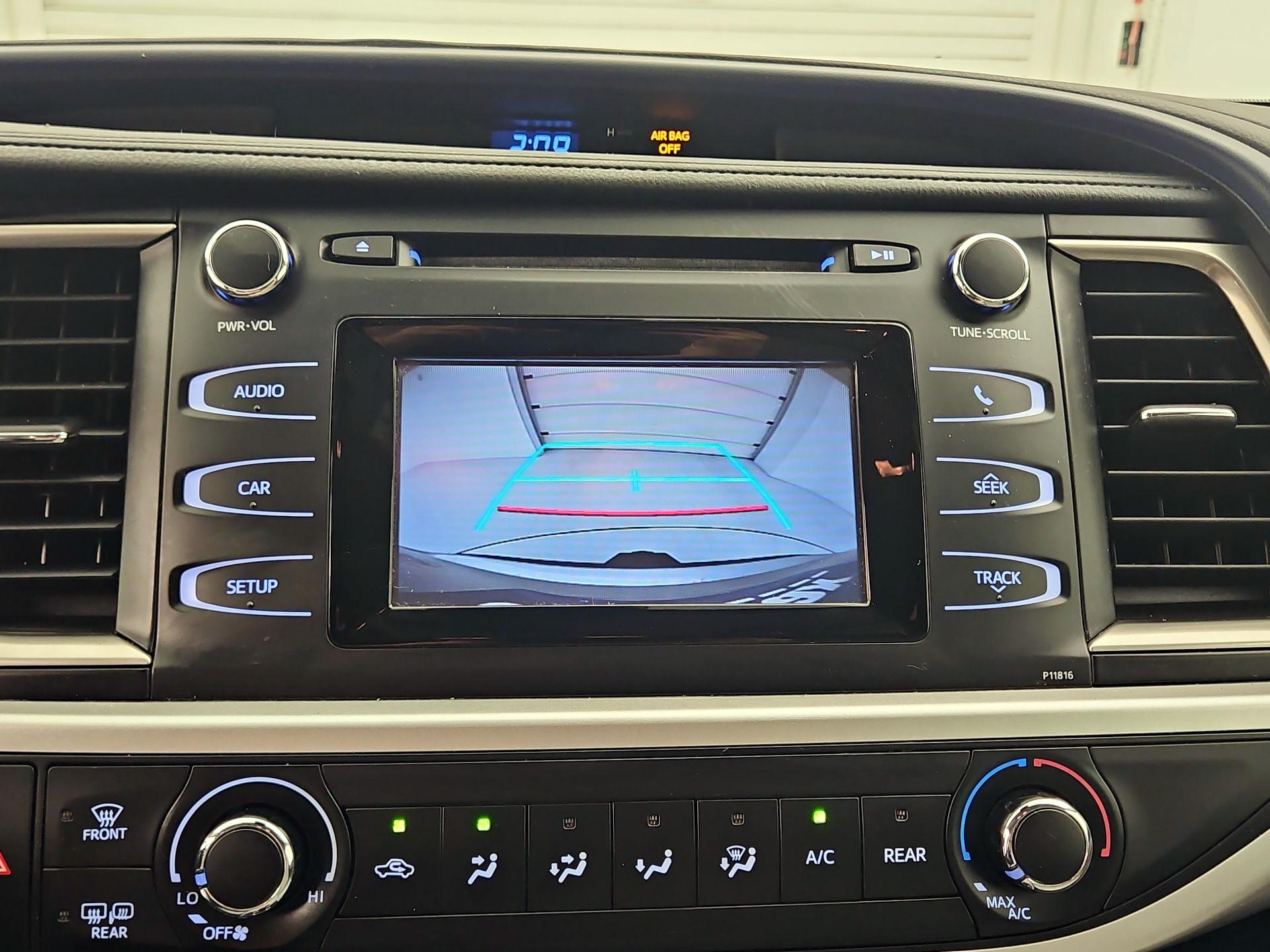 Thumbnail: 2019 Toyota Highlander - 14