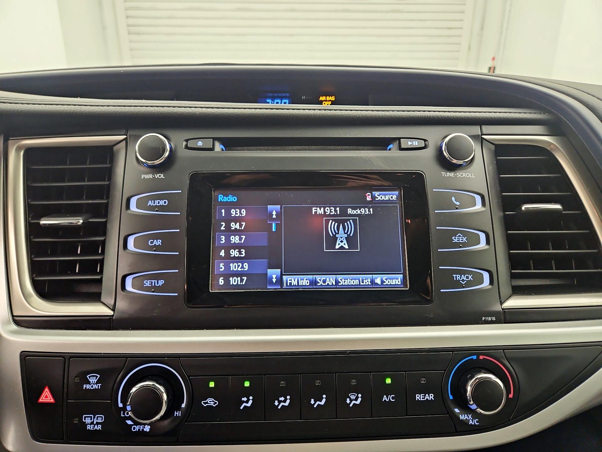 Thumbnail: 2019 Toyota Highlander - 15