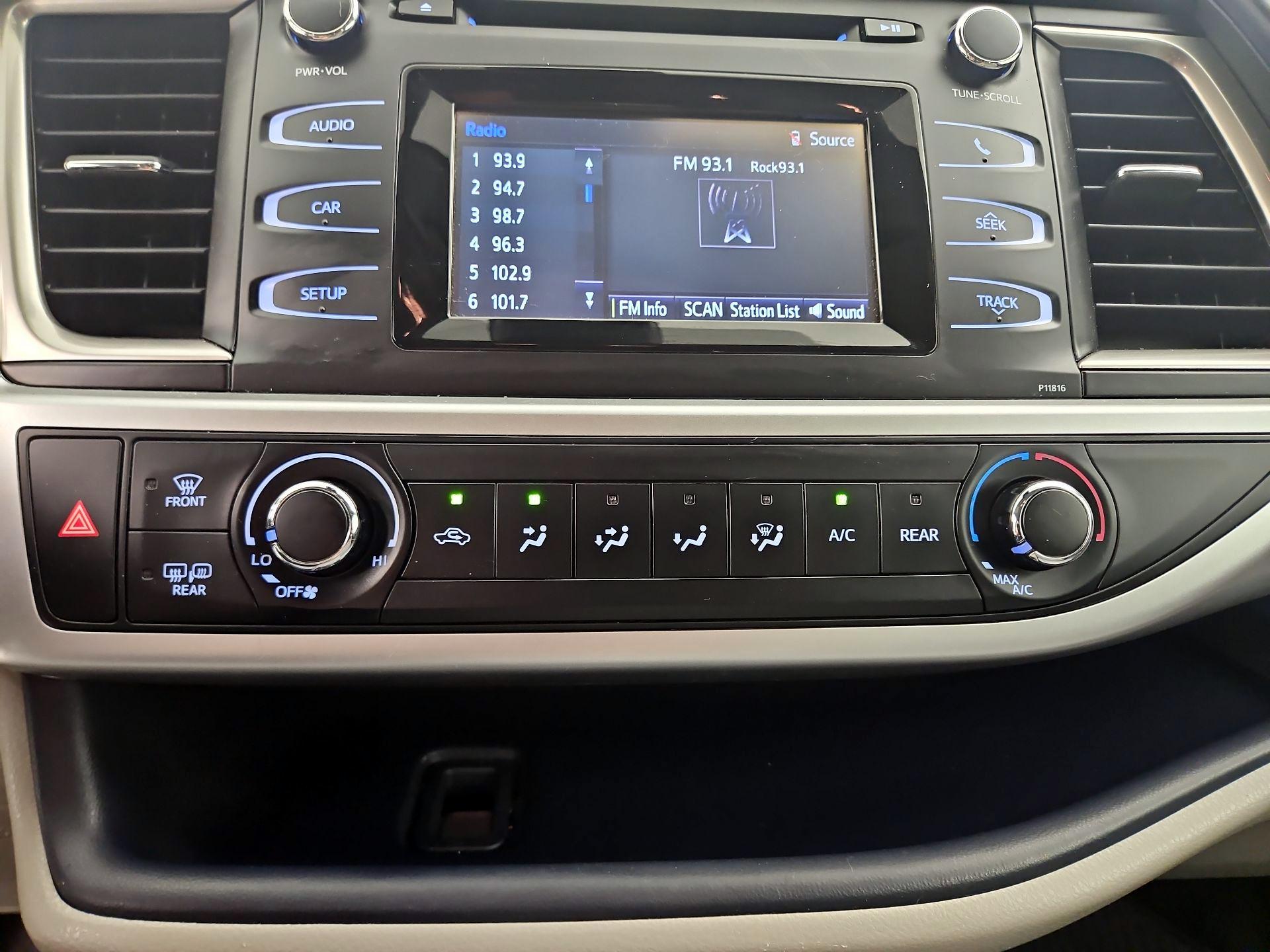 Thumbnail: 2019 Toyota Highlander - 16