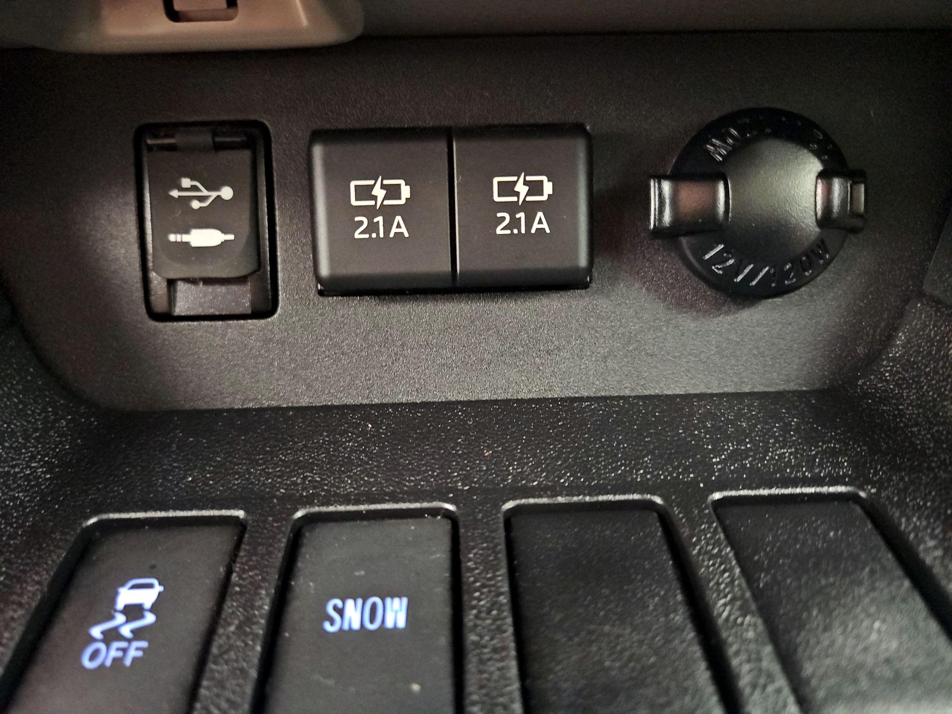 Thumbnail: 2019 Toyota Highlander - 18