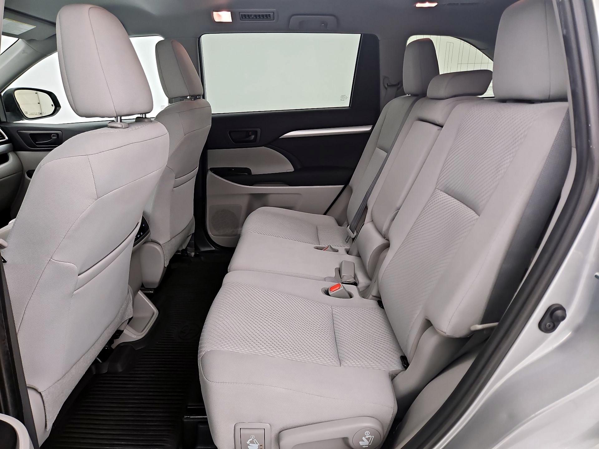 Thumbnail: 2019 Toyota Highlander - 19