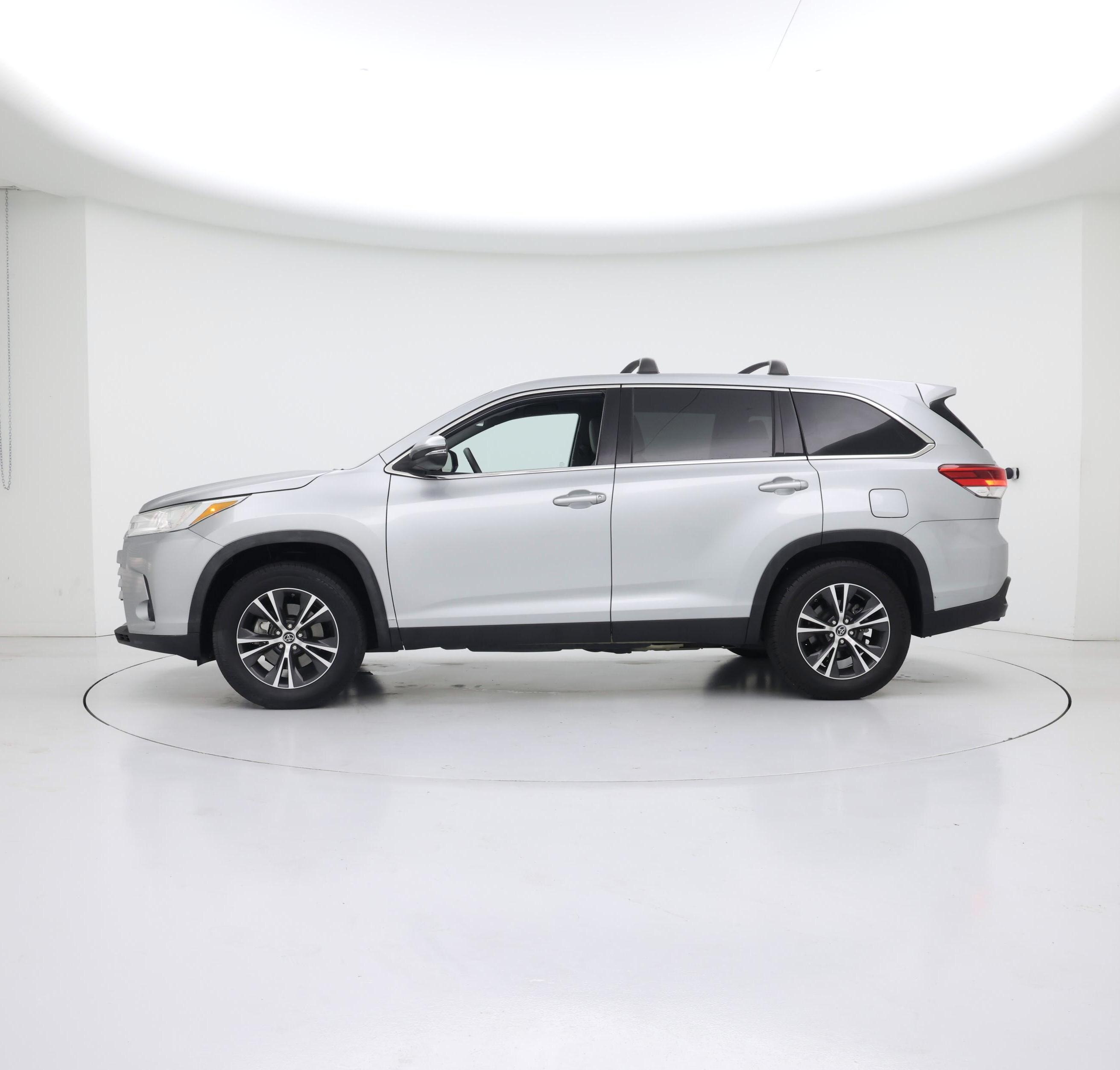 Thumbnail: 2019 Toyota Highlander - 3