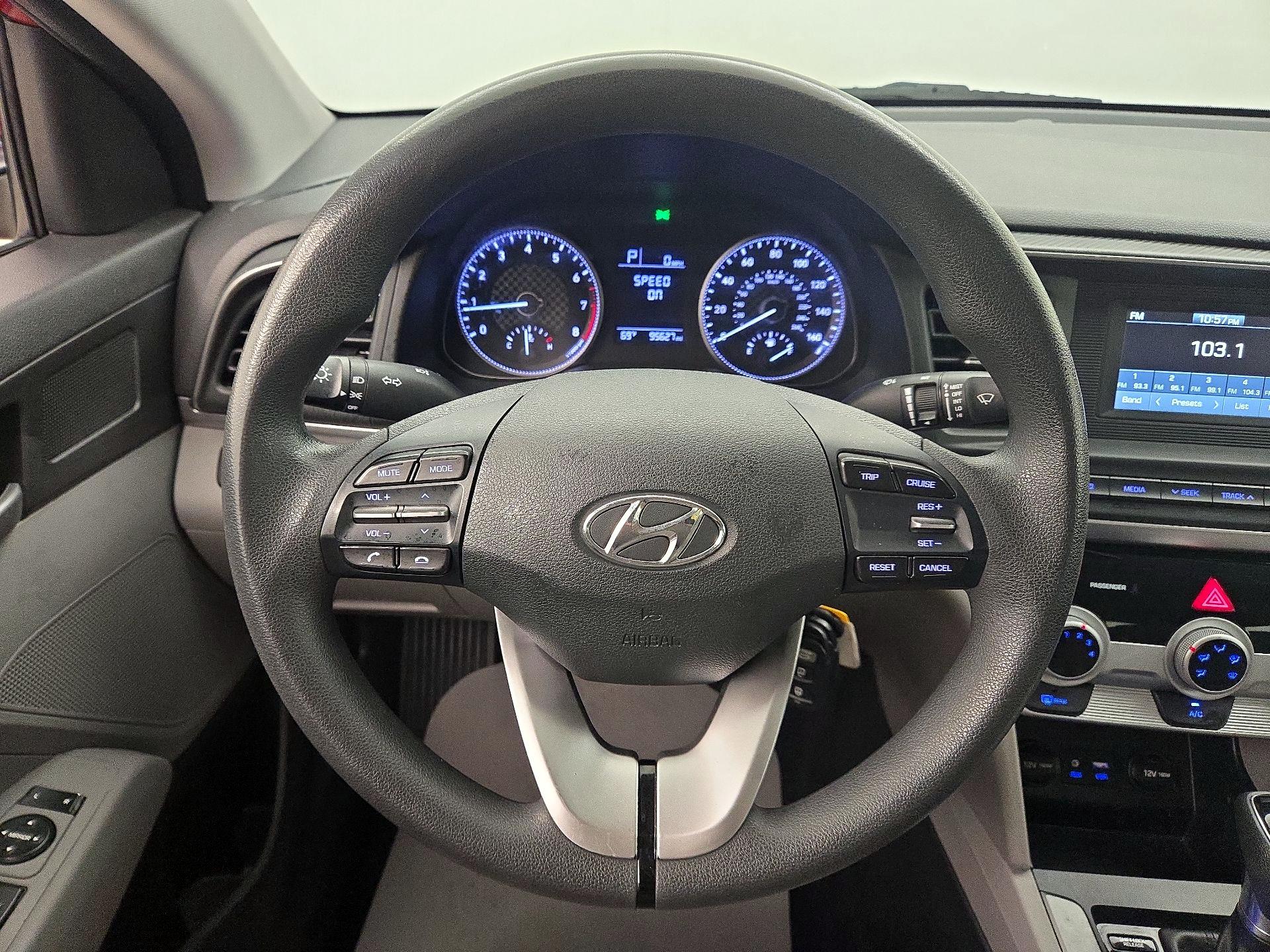 Thumbnail: 2019 Hyundai Elantra - 10