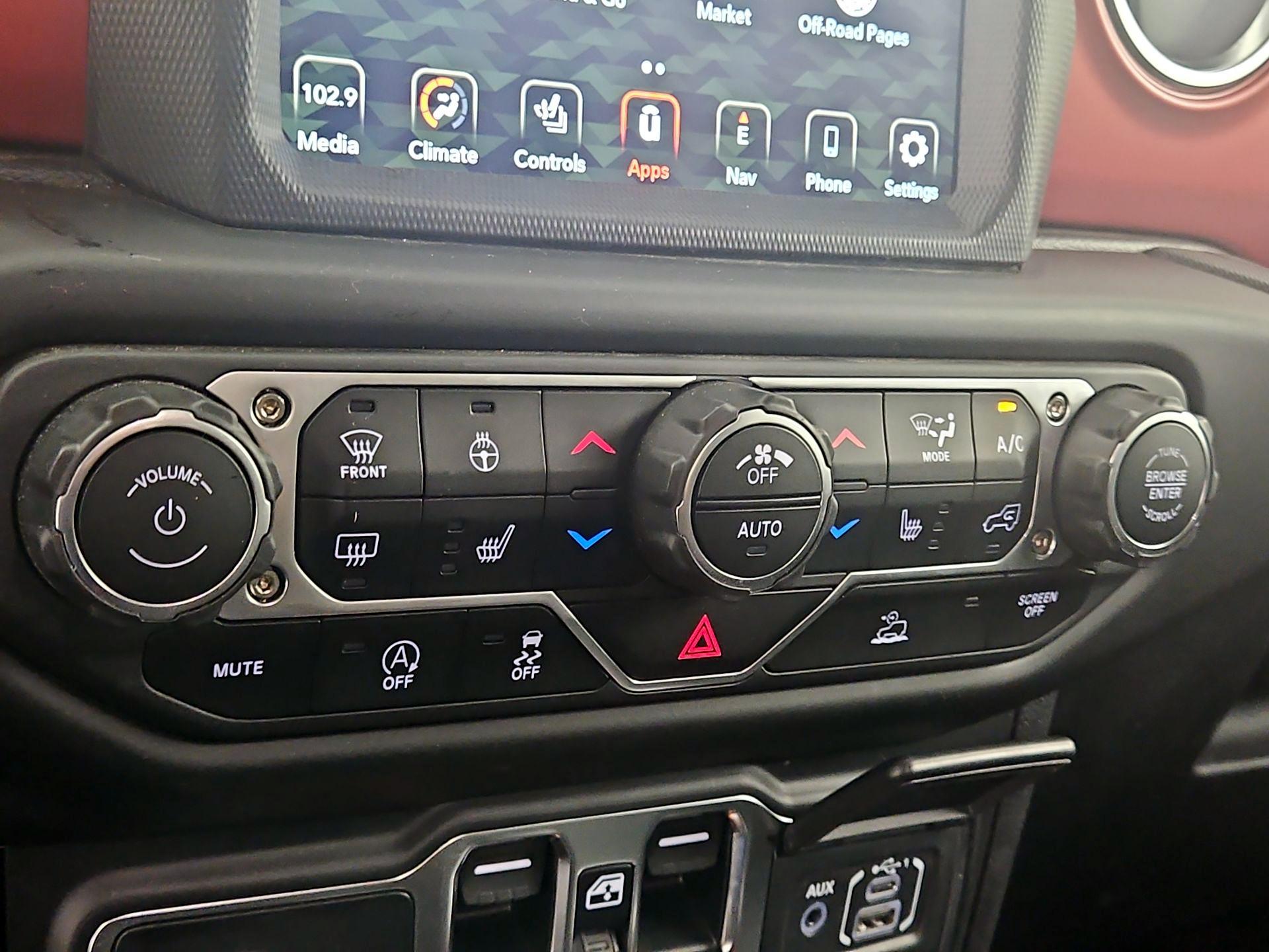 Thumbnail: 2023 Jeep Gladiator - 16