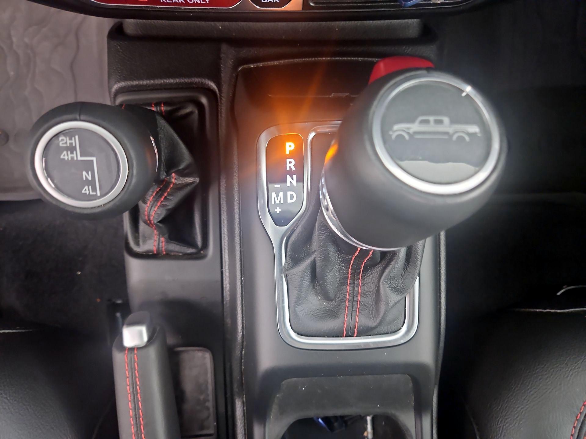Thumbnail: 2023 Jeep Gladiator - 17