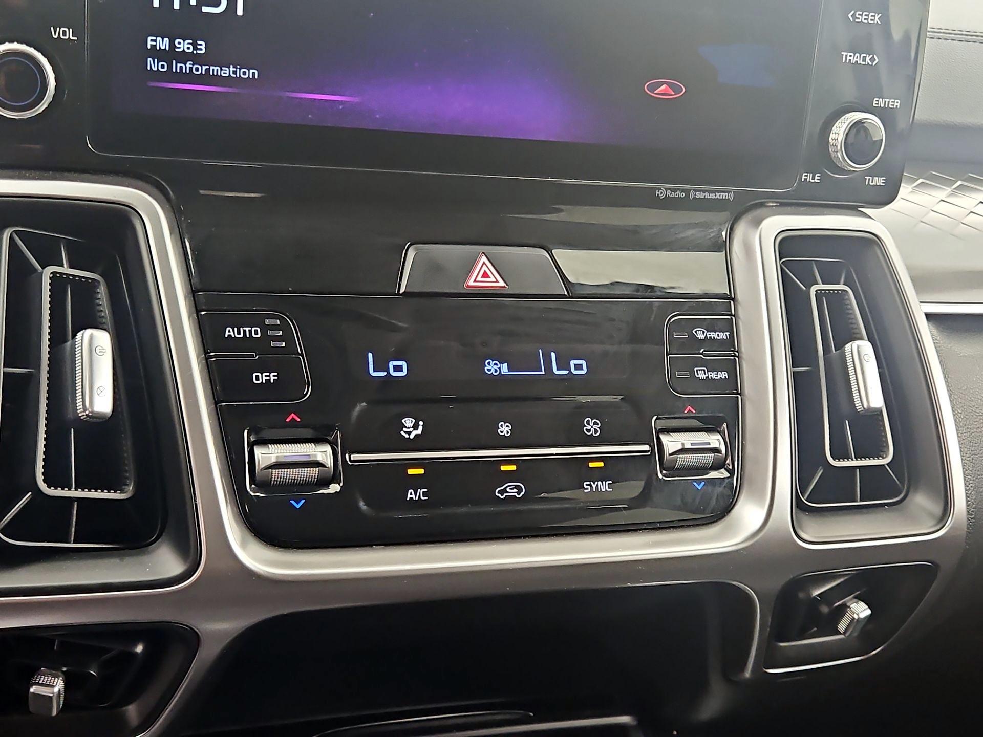Thumbnail: 2022 Kia Sorento - 17