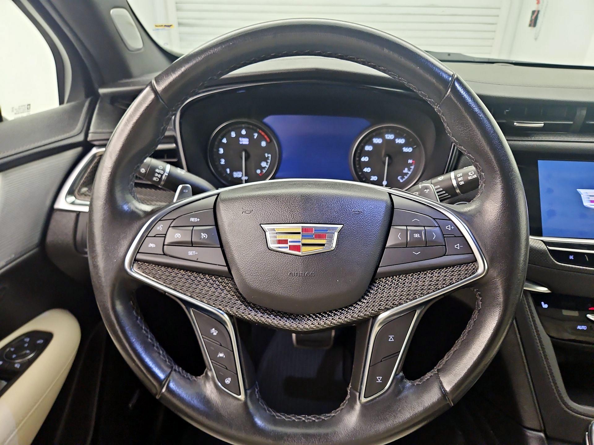 Thumbnail: 2021 Cadillac XT5 - 10