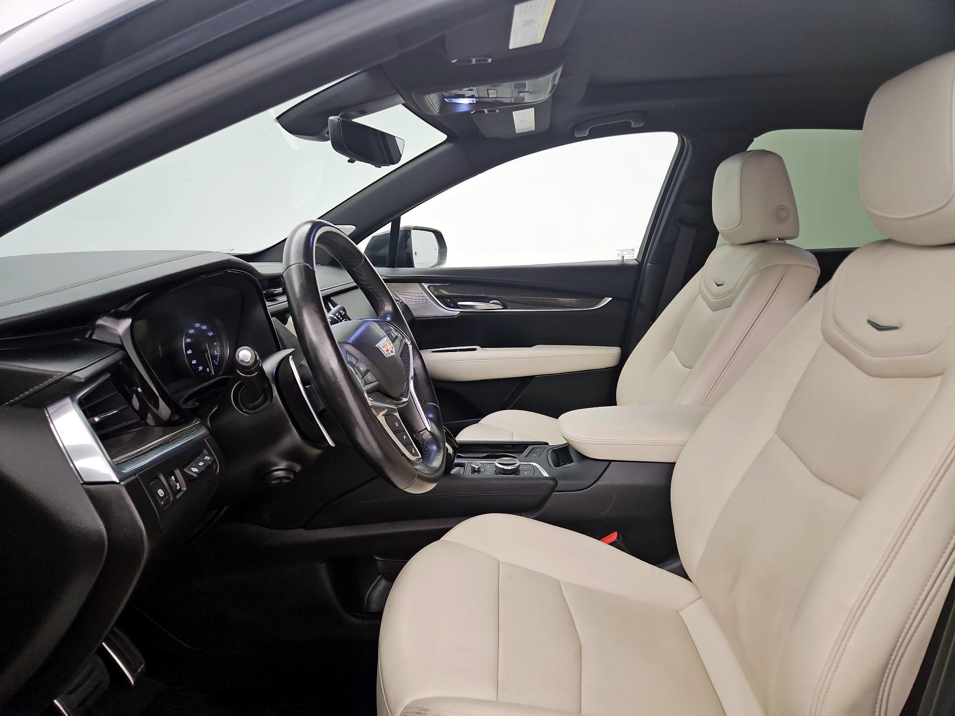 Thumbnail: 2021 Cadillac XT5 - 11