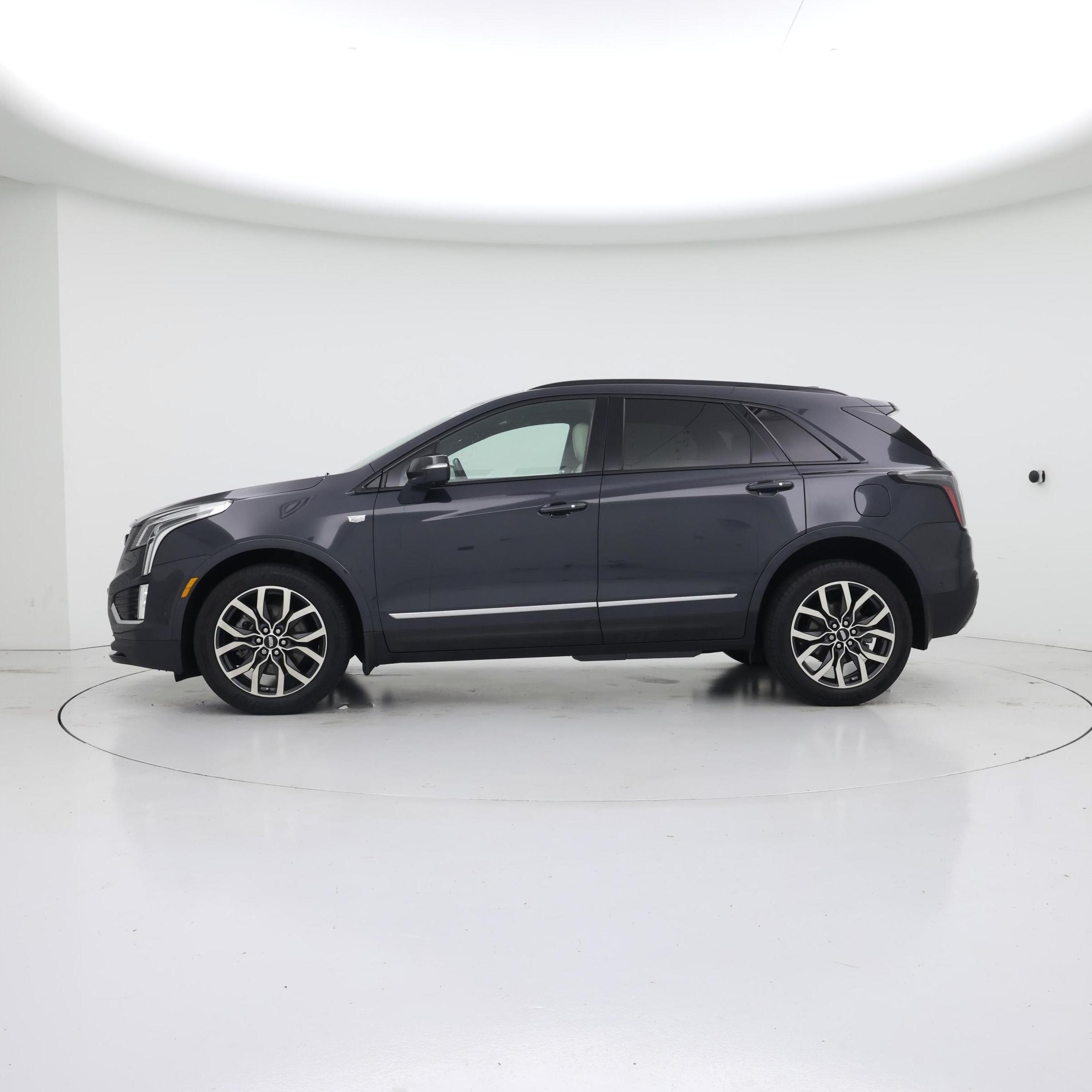 Thumbnail: 2021 Cadillac XT5 - 3