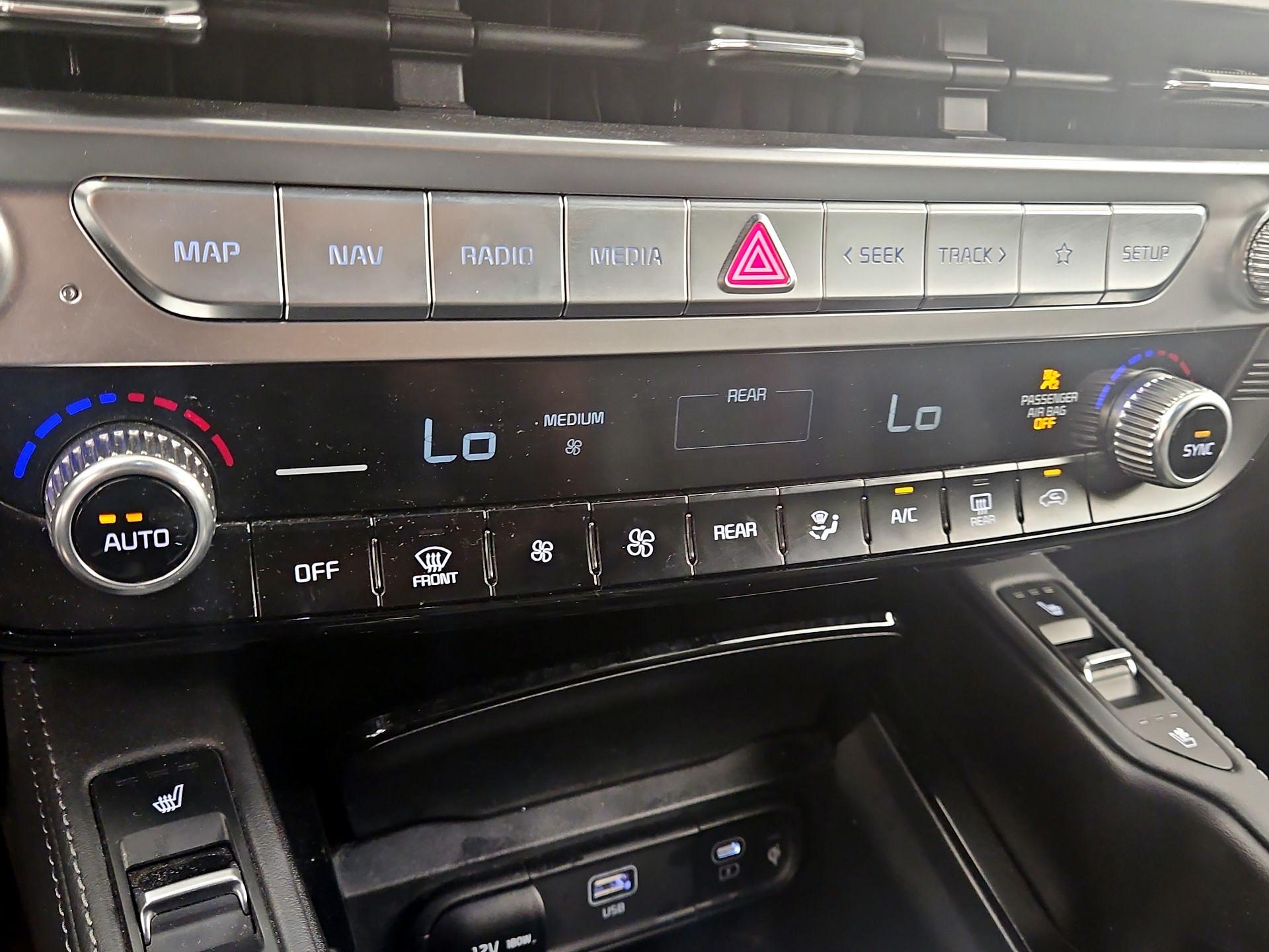 Thumbnail: 2024 Kia Telluride - 17