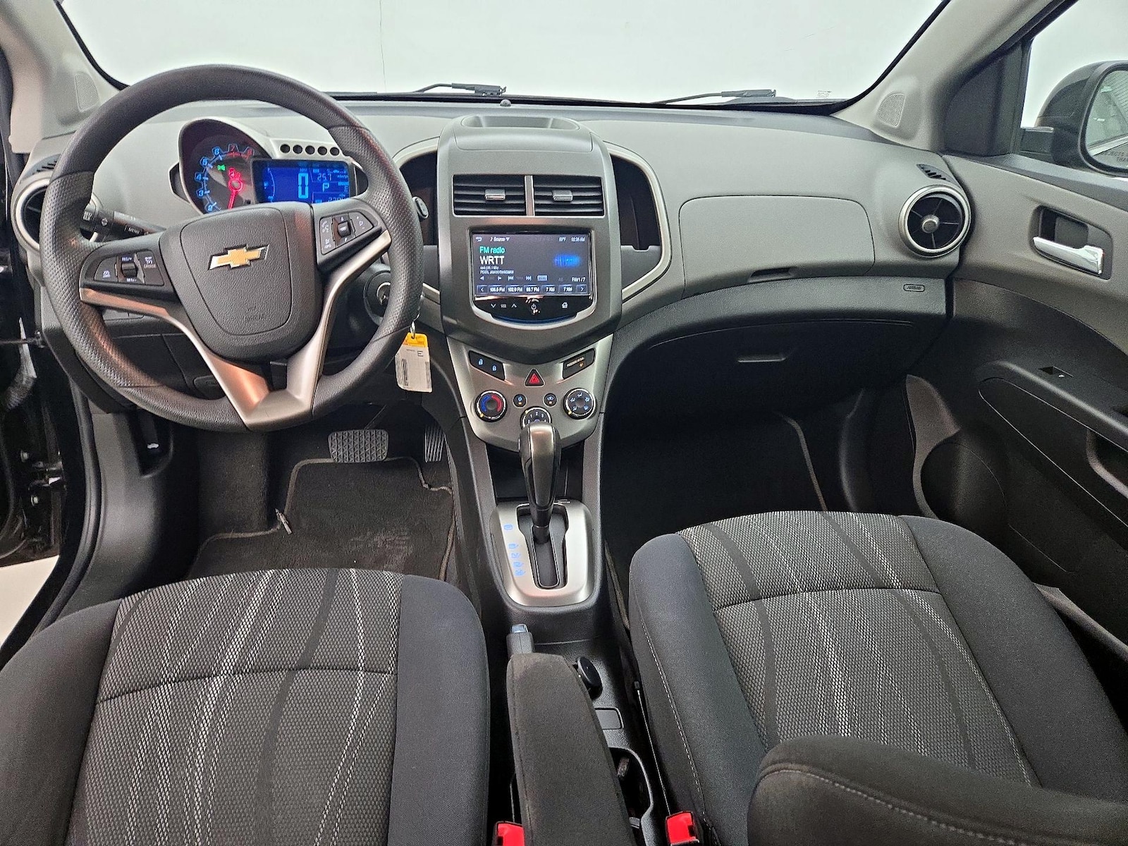 2016 Chevrolet Sonic LT - Photo 10
