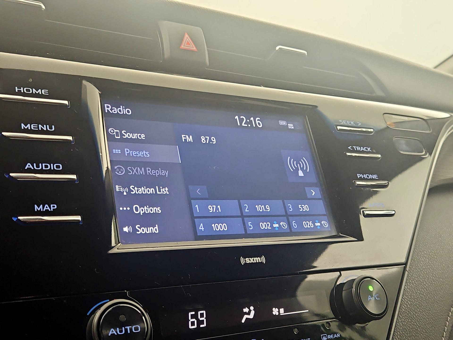 Thumbnail: 2020 Toyota Camry - 15