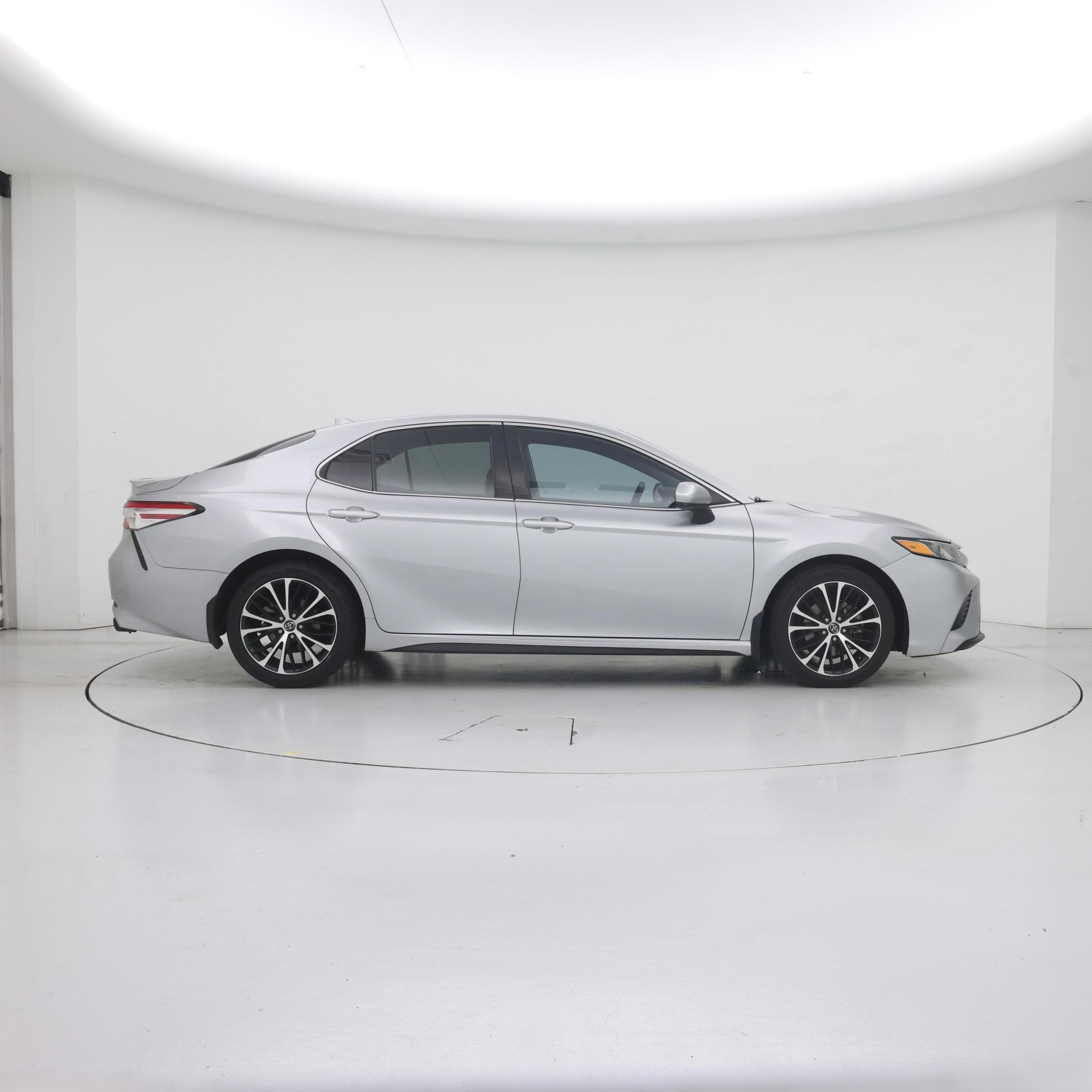 Thumbnail: 2020 Toyota Camry - 7