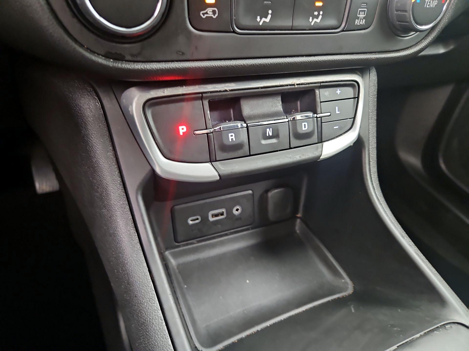 Thumbnail: 2024 GMC Terrain - 17