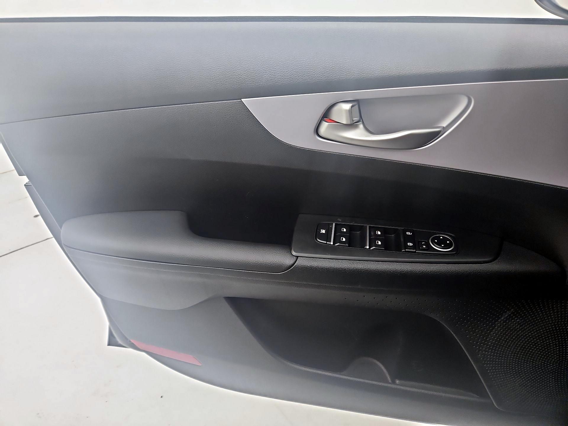 Thumbnail: 2024 Kia Forte - 12