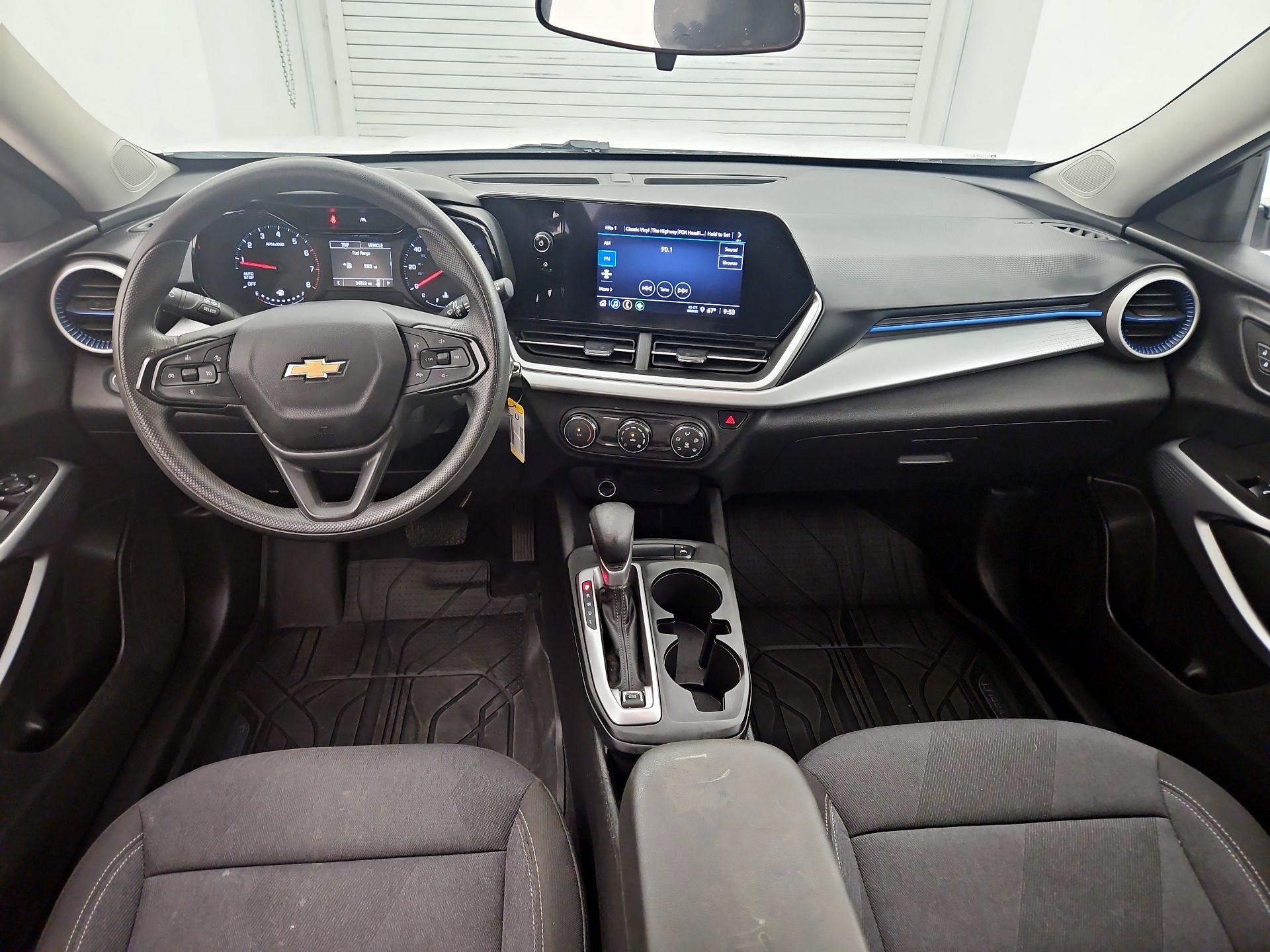 Thumbnail: 2024 Chevrolet Trax - 9