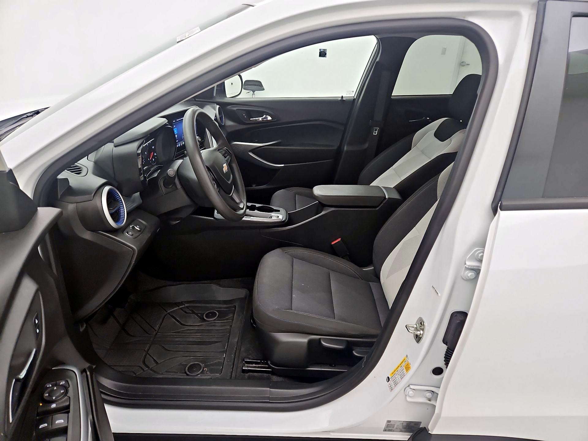 Thumbnail: 2024 Chevrolet Trax - 11