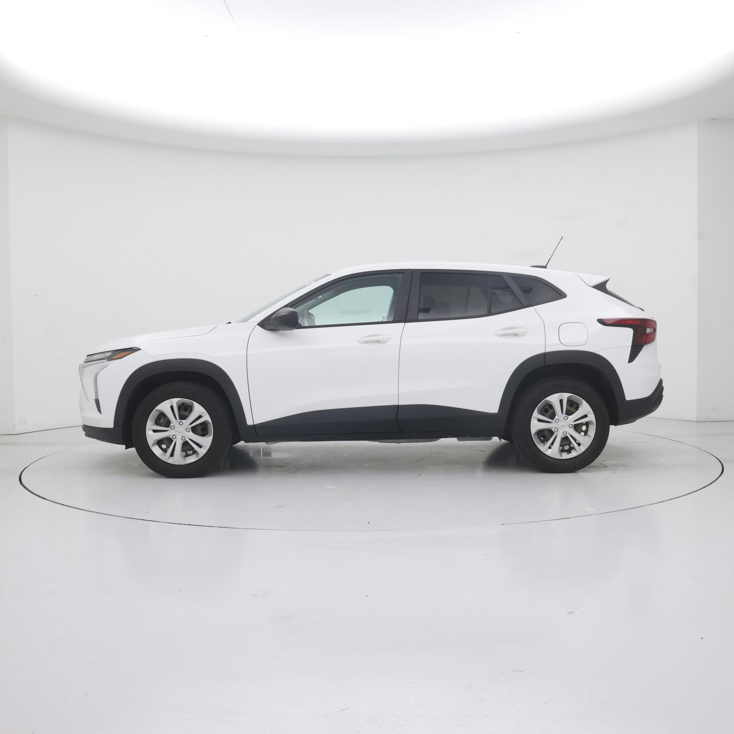 Thumbnail: 2024 Chevrolet Trax - 3