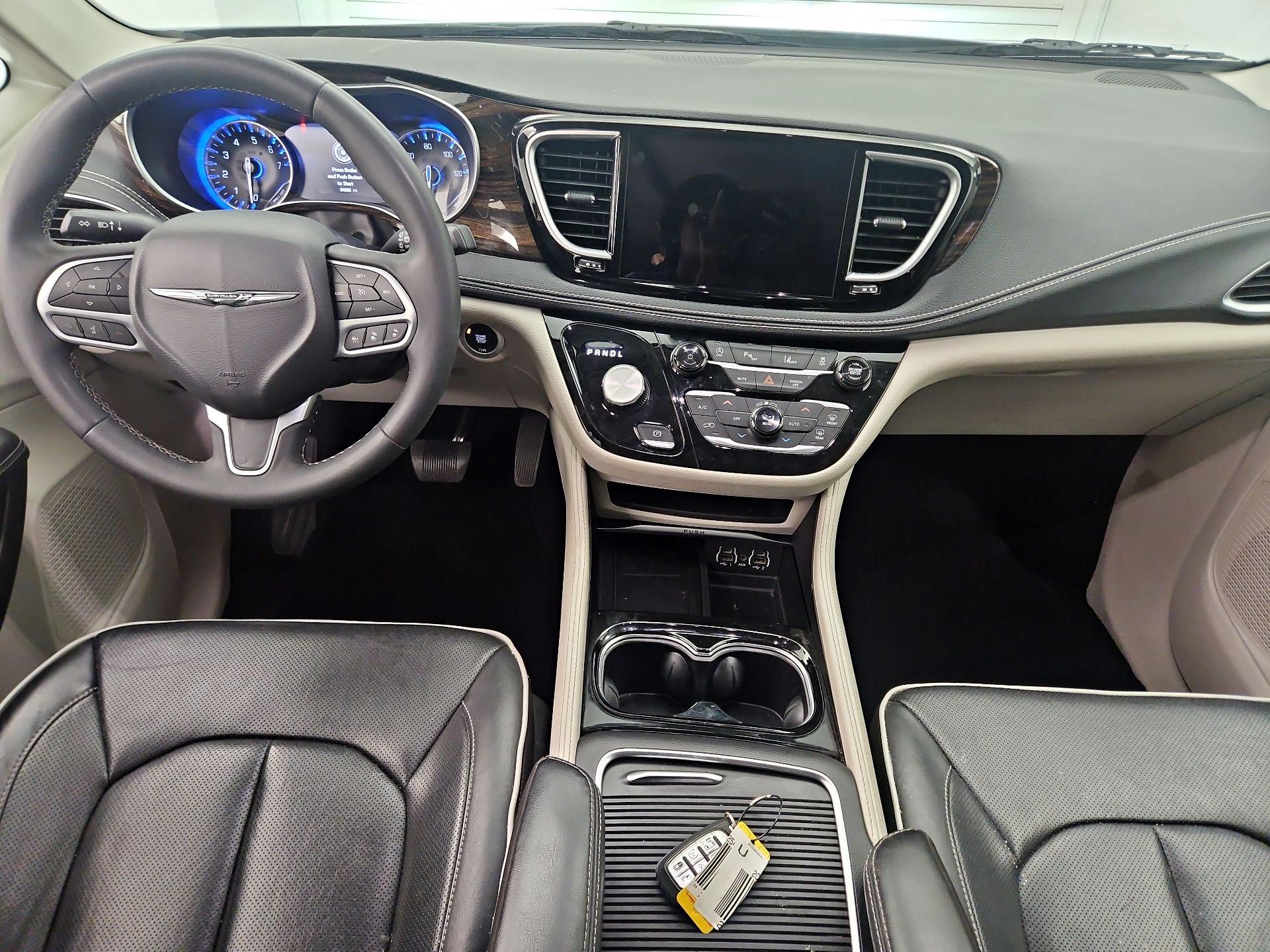 Thumbnail: 2023 Chrysler Pacifica - 9