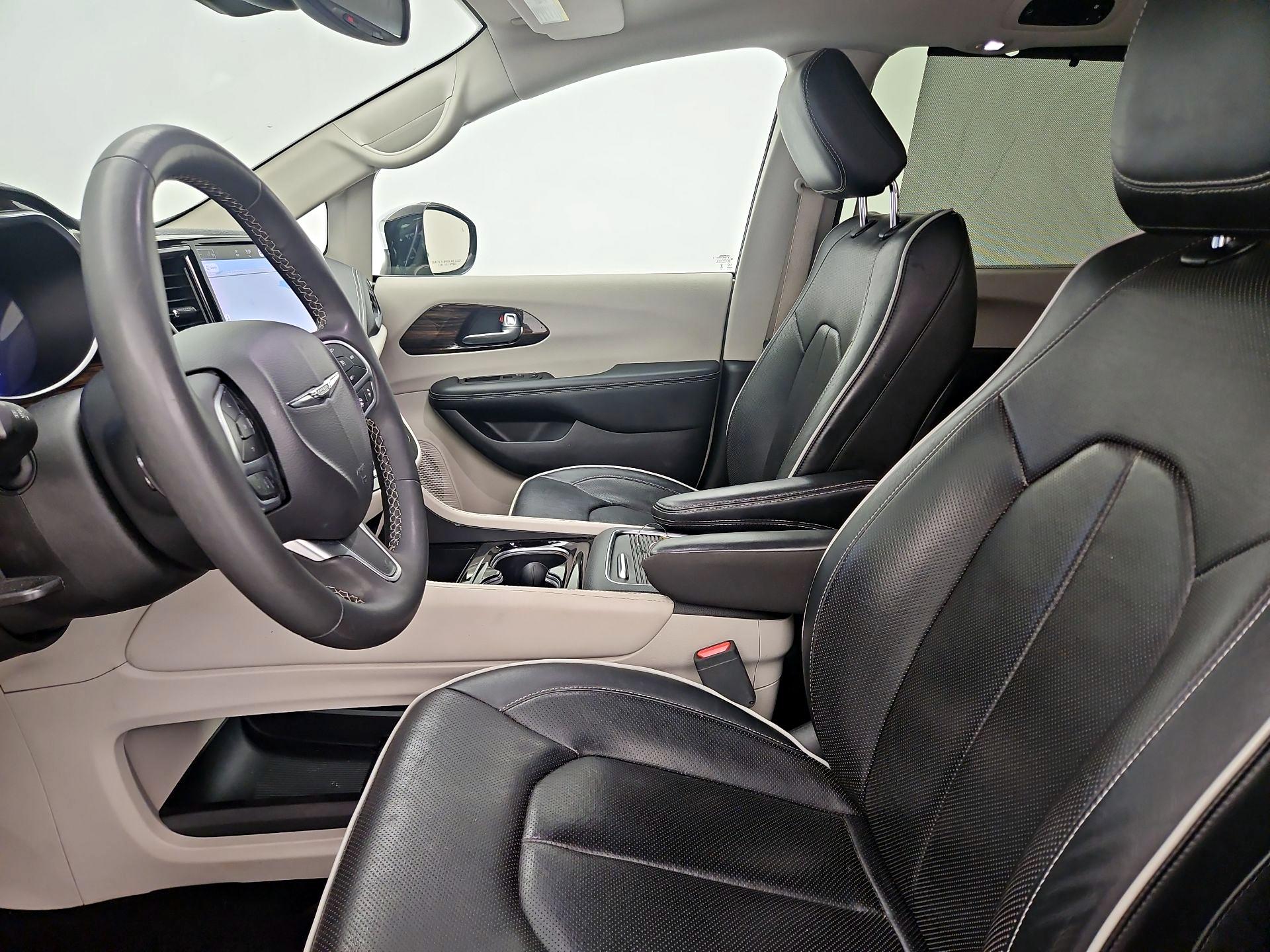 Thumbnail: 2023 Chrysler Pacifica - 11