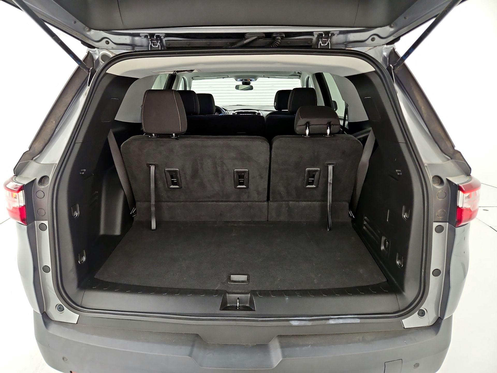 Thumbnail: 2021 Chevrolet Traverse - 19
