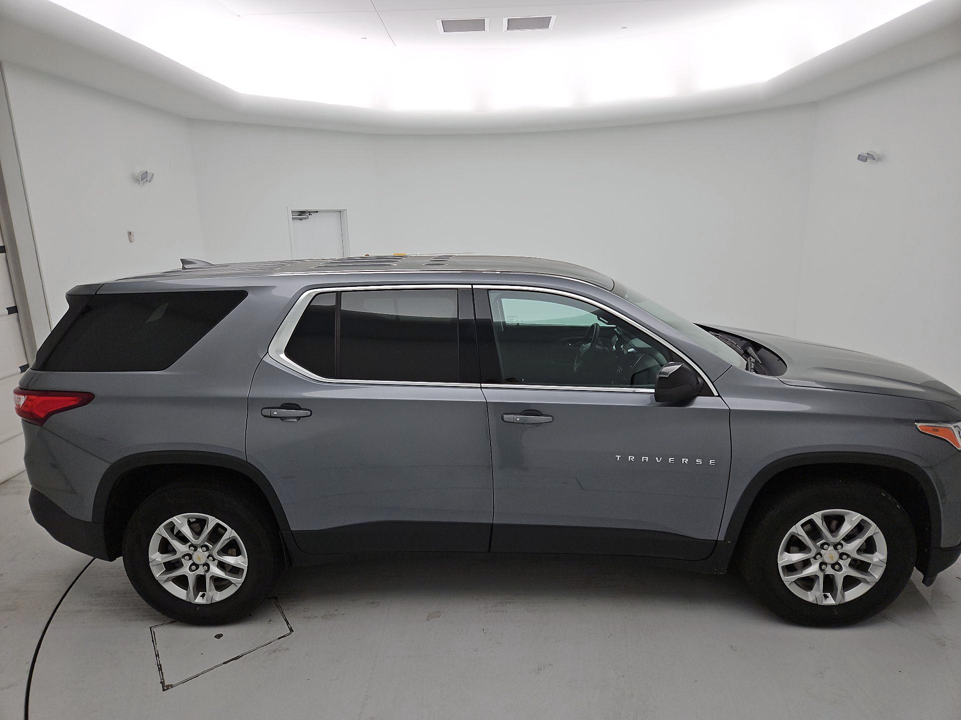 Thumbnail: 2021 Chevrolet Traverse - 4