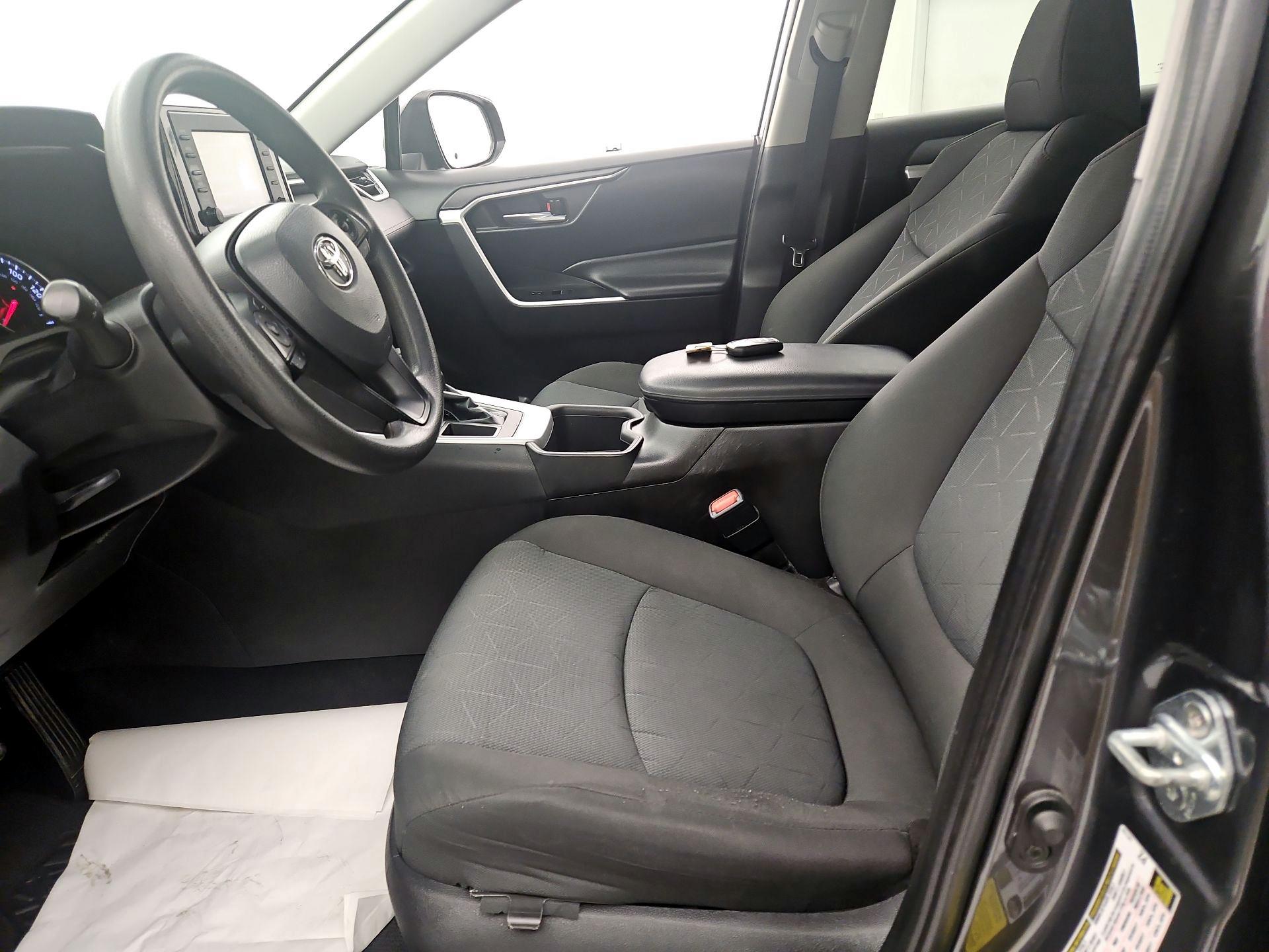 Thumbnail: 2022 Toyota RAV4 - 11