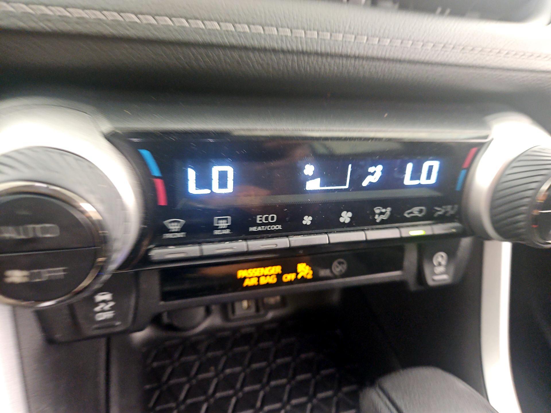 Thumbnail: 2022 Toyota RAV4 - 16