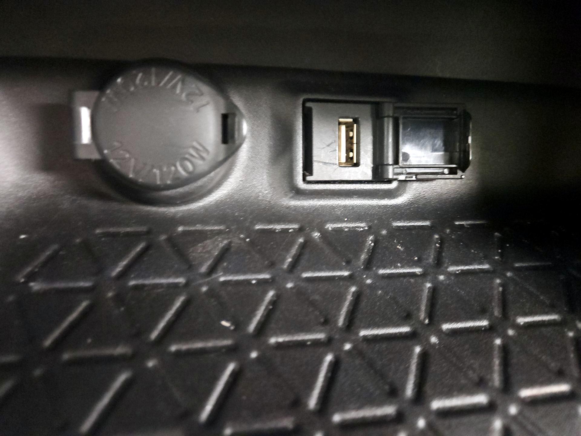 Thumbnail: 2022 Toyota RAV4 - 18