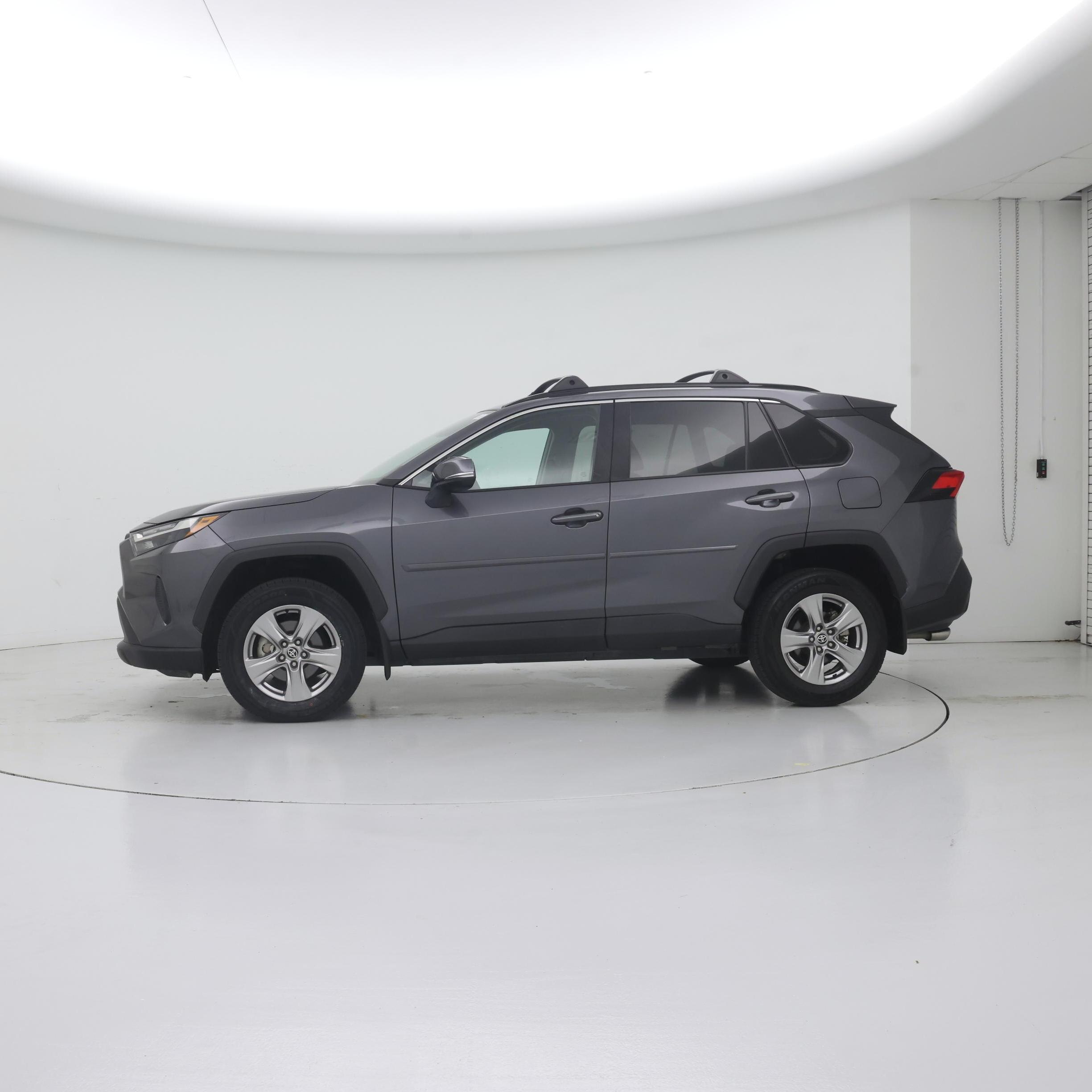 Thumbnail: 2022 Toyota RAV4 - 3