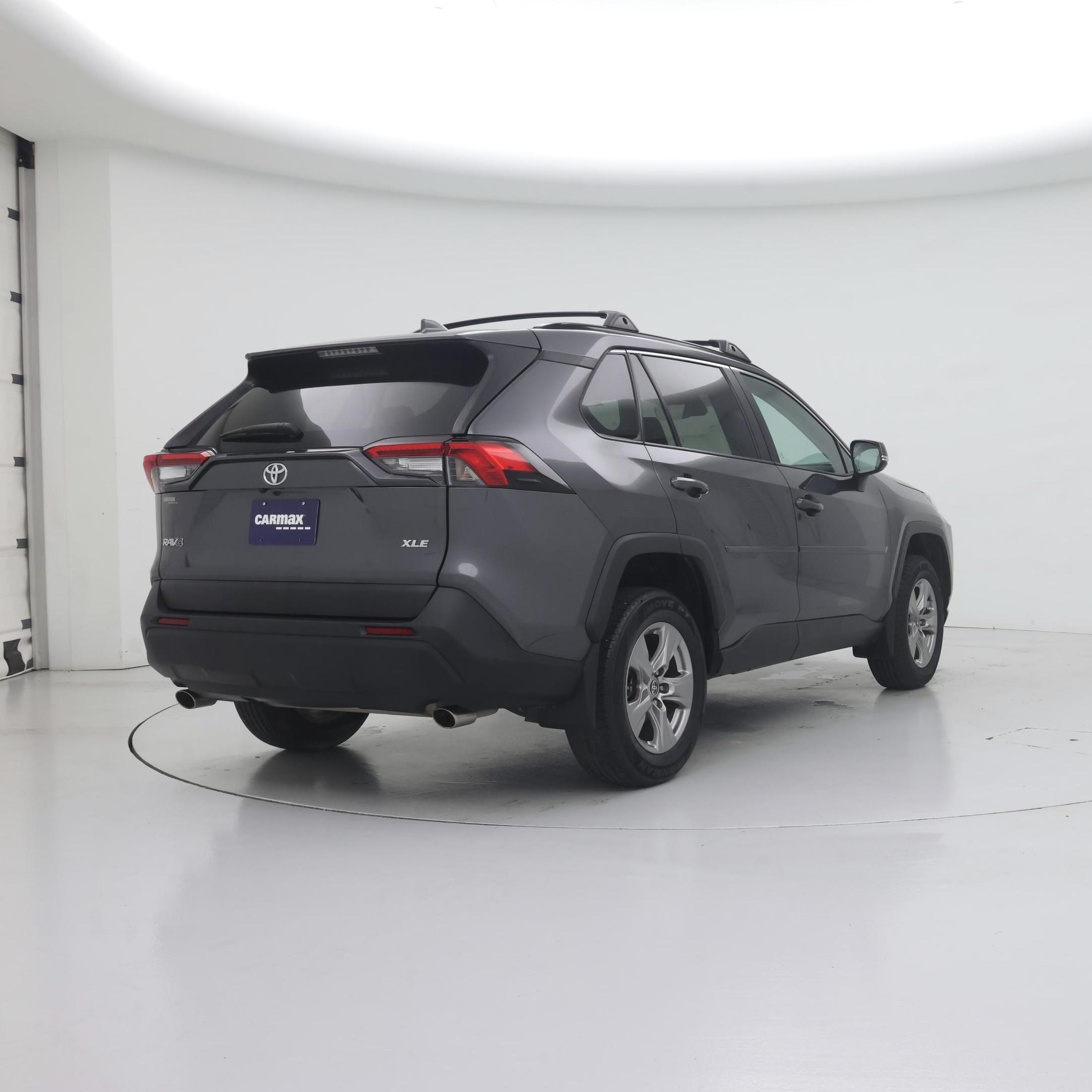 Thumbnail: 2022 Toyota RAV4 - 8