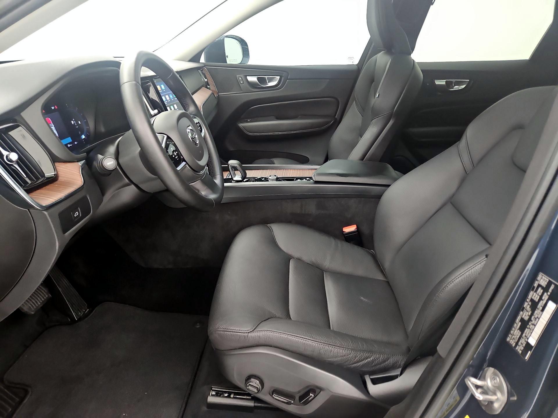 Thumbnail: 2023 Volvo XC60 - 11