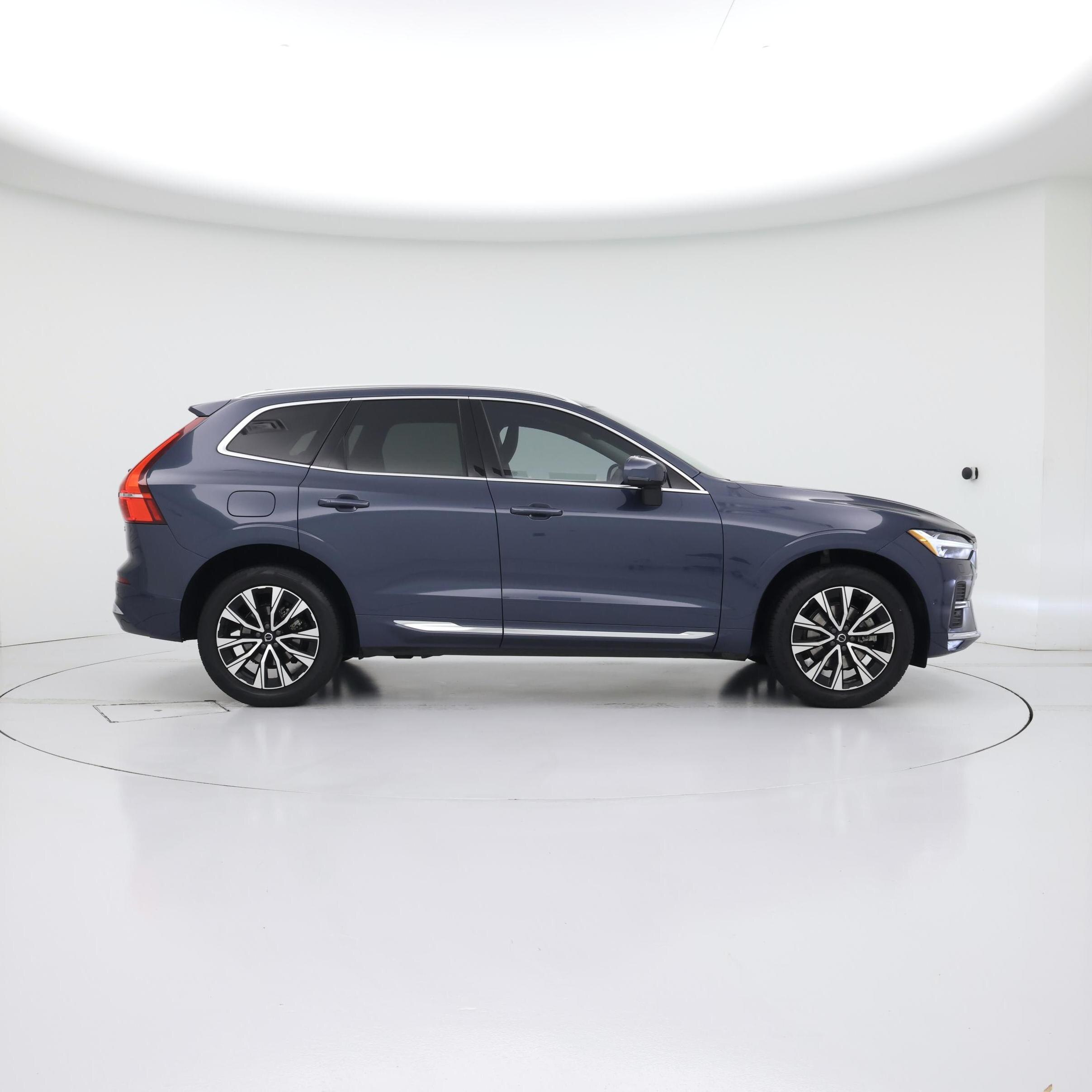 Thumbnail: 2023 Volvo XC60 - 7
