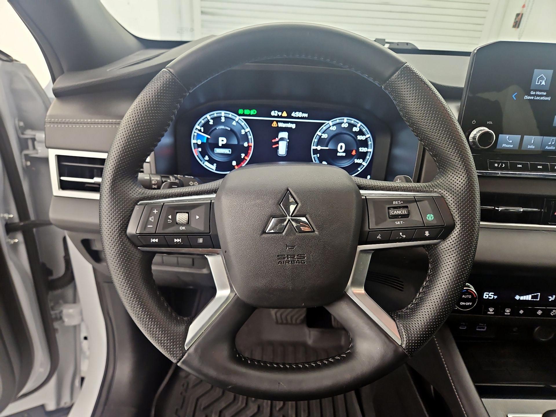 Thumbnail: 2024 Mitsubishi Outlander - 10