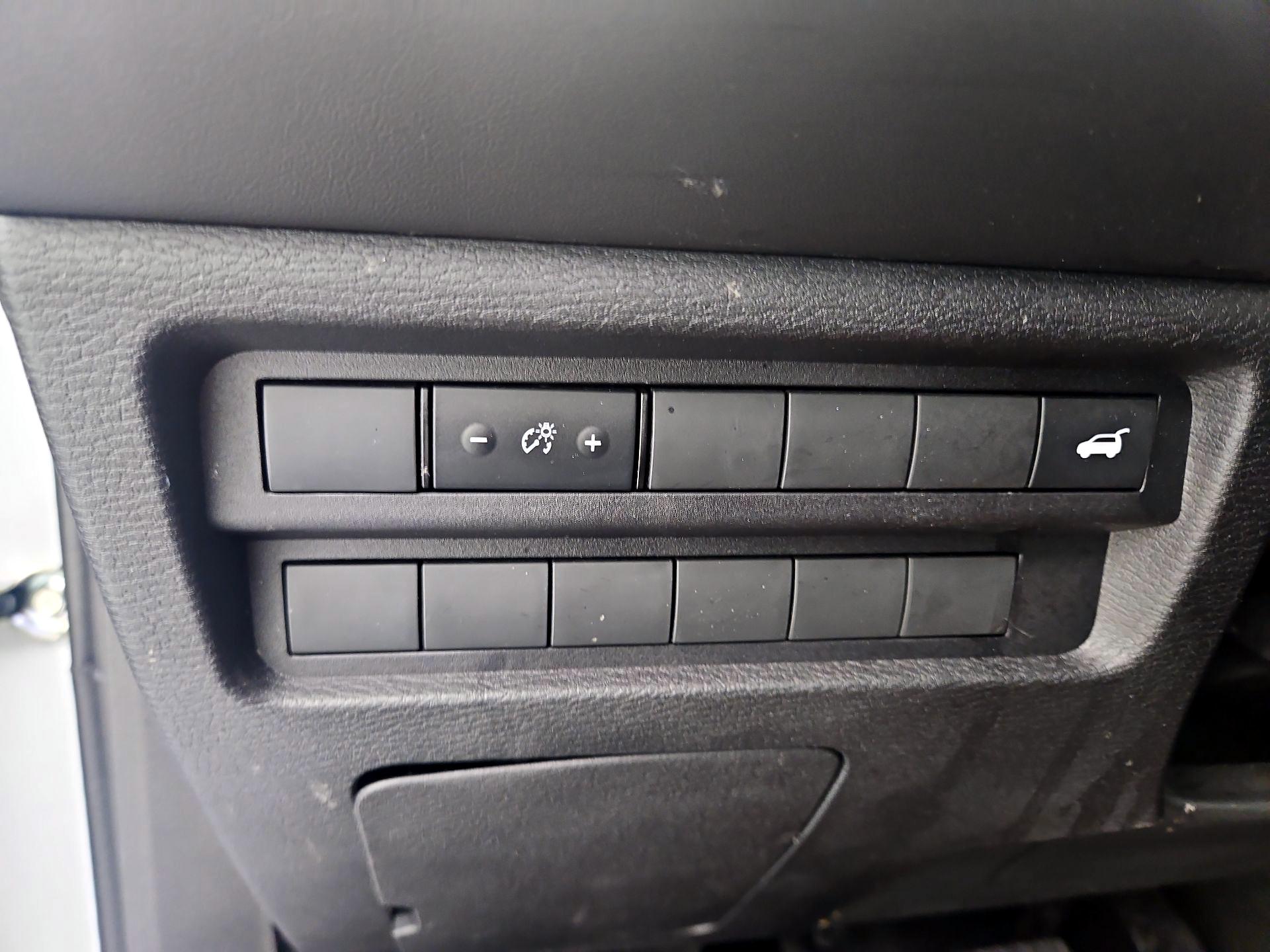 Thumbnail: 2024 Mitsubishi Outlander - 13