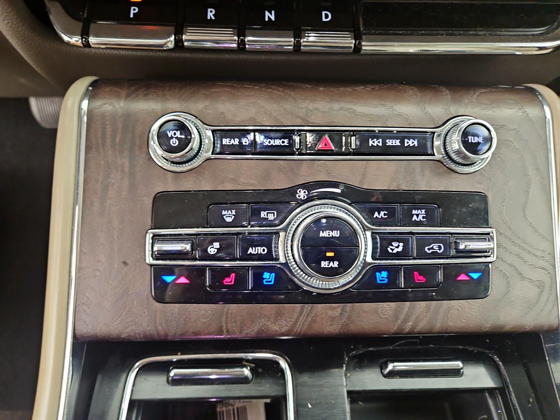 Thumbnail: 2021 Lincoln Aviator - 15