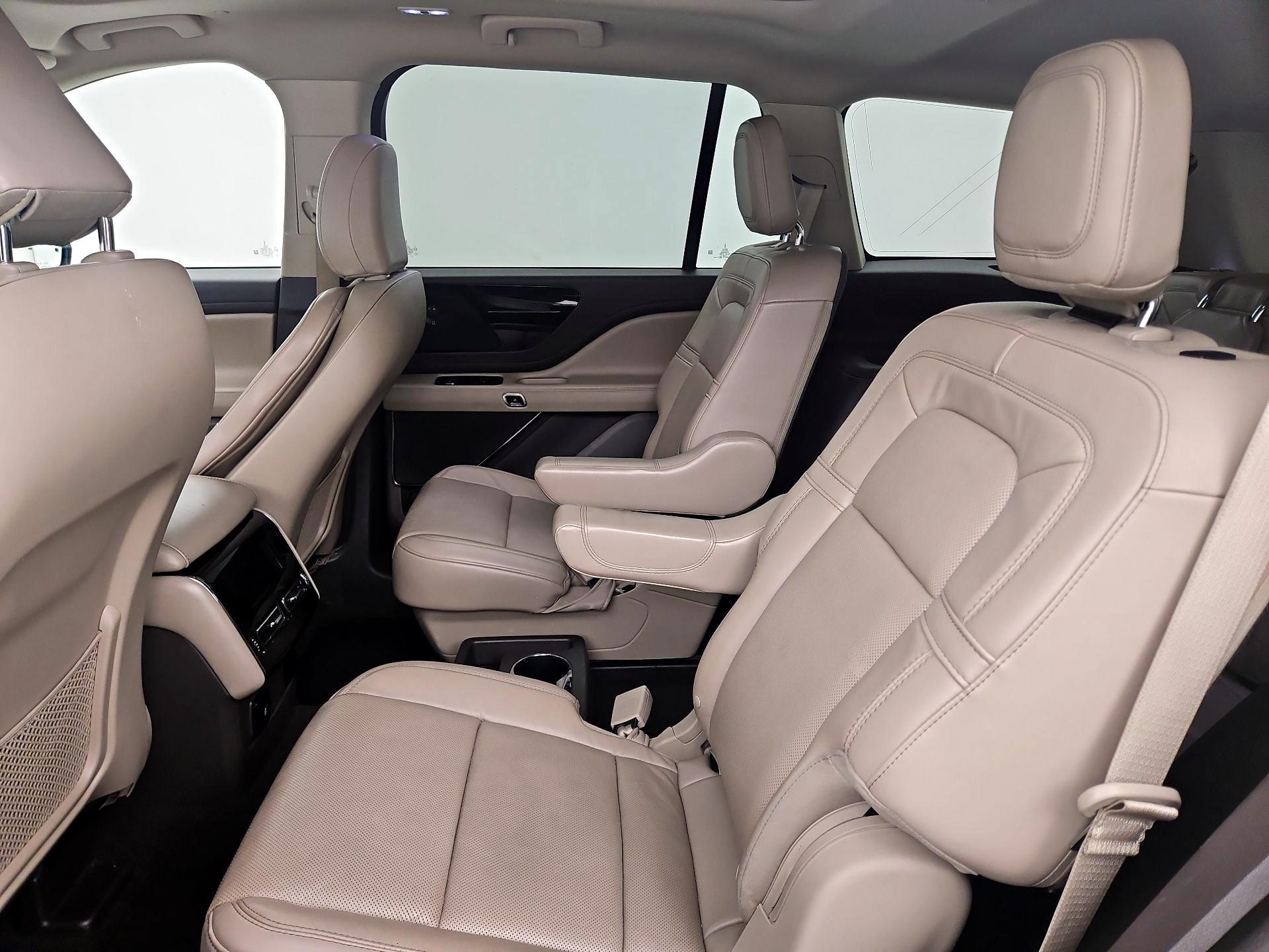 Thumbnail: 2021 Lincoln Aviator - 18