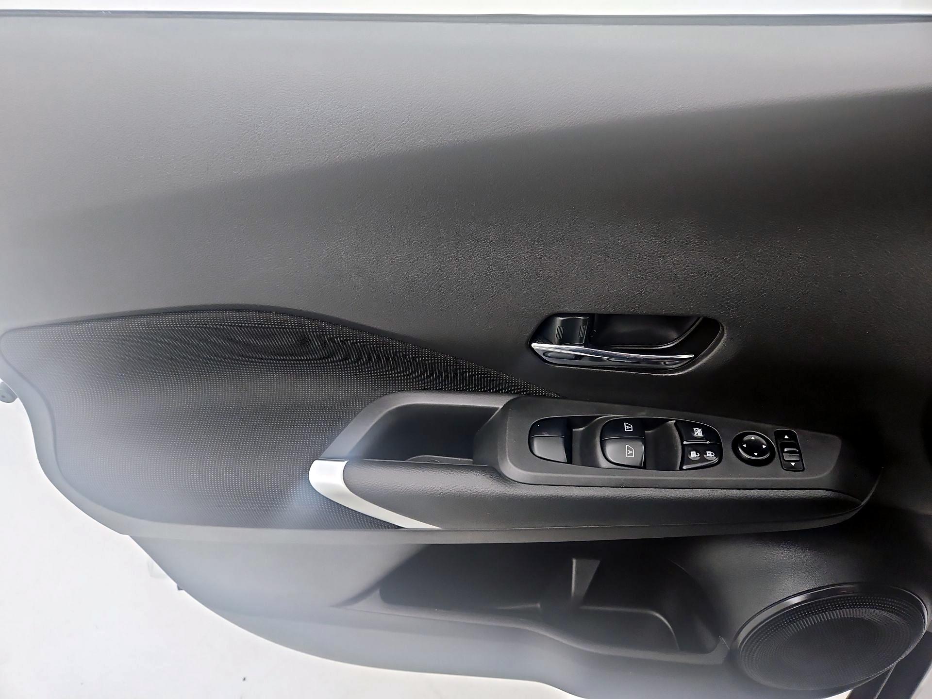 Thumbnail: 2022 Nissan Kicks - 12