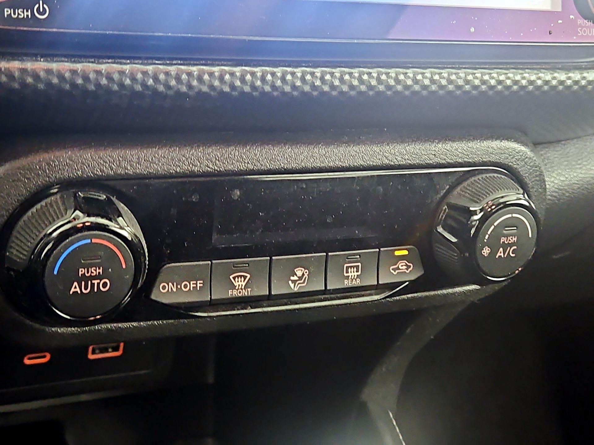 Thumbnail: 2022 Nissan Kicks - 16