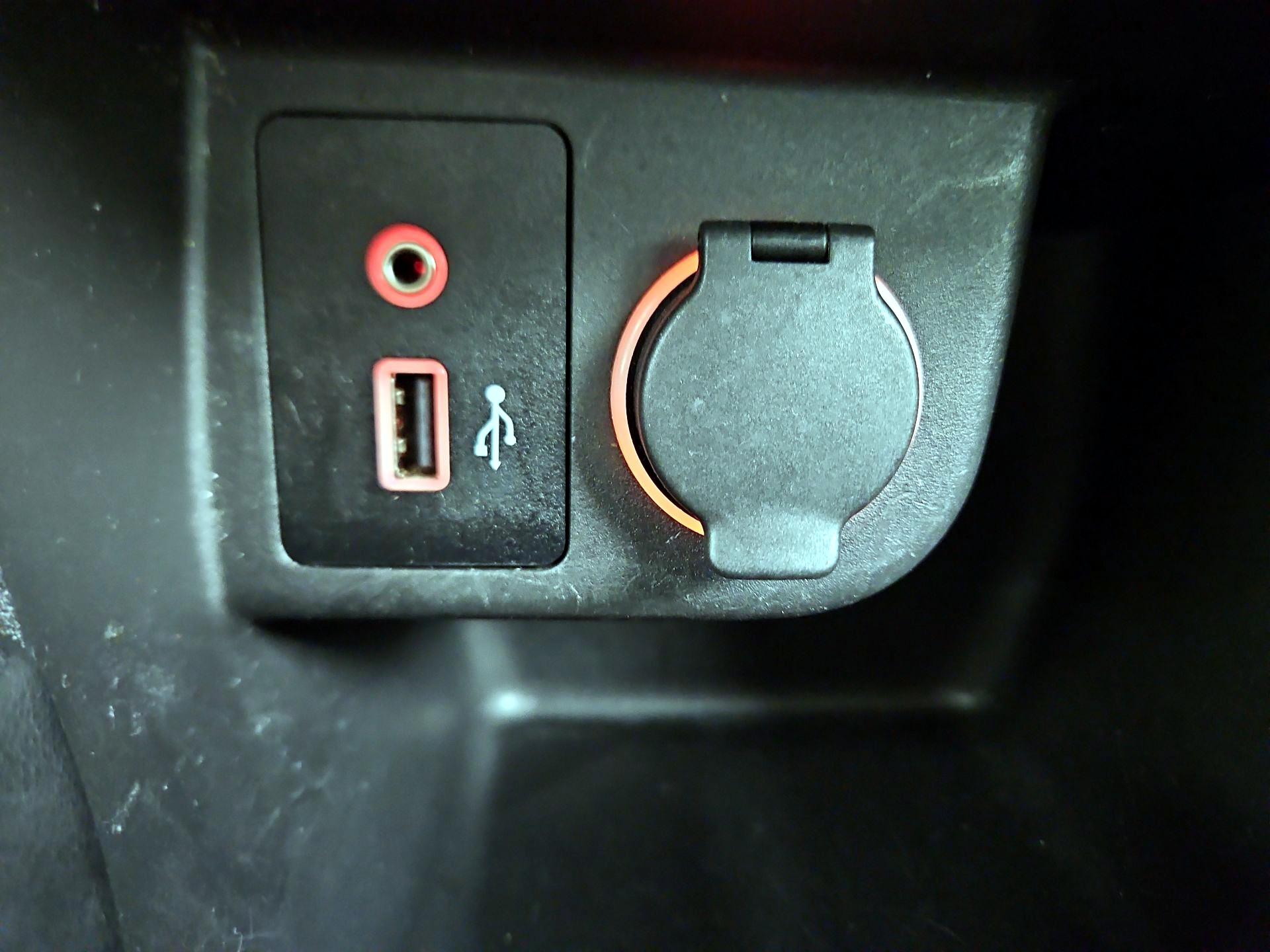 Thumbnail: 2020 Nissan Kicks - 18