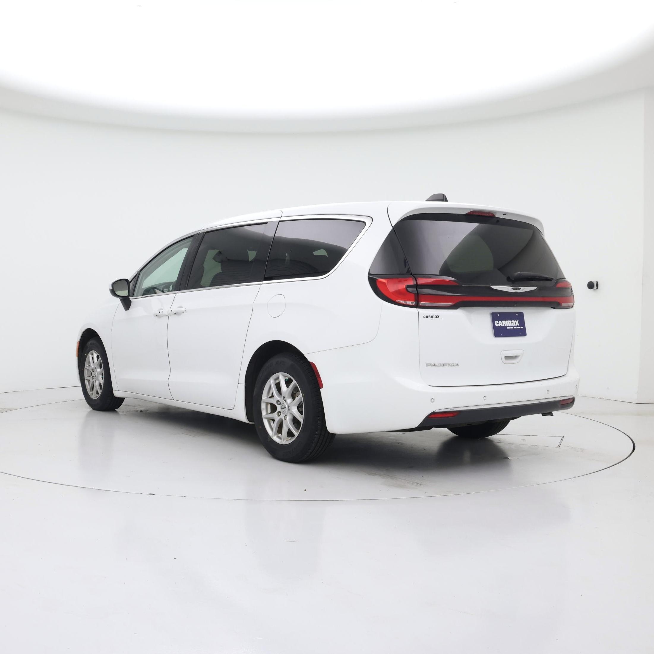 Thumbnail: 2023 Chrysler Pacifica - 2
