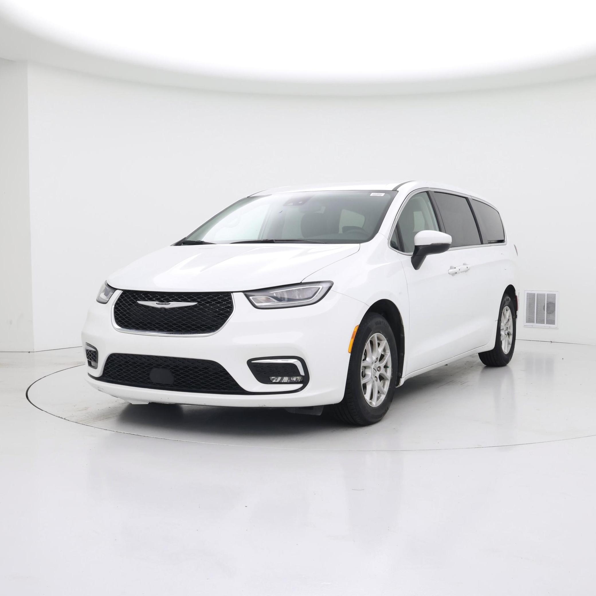 Thumbnail: 2023 Chrysler Pacifica - 4