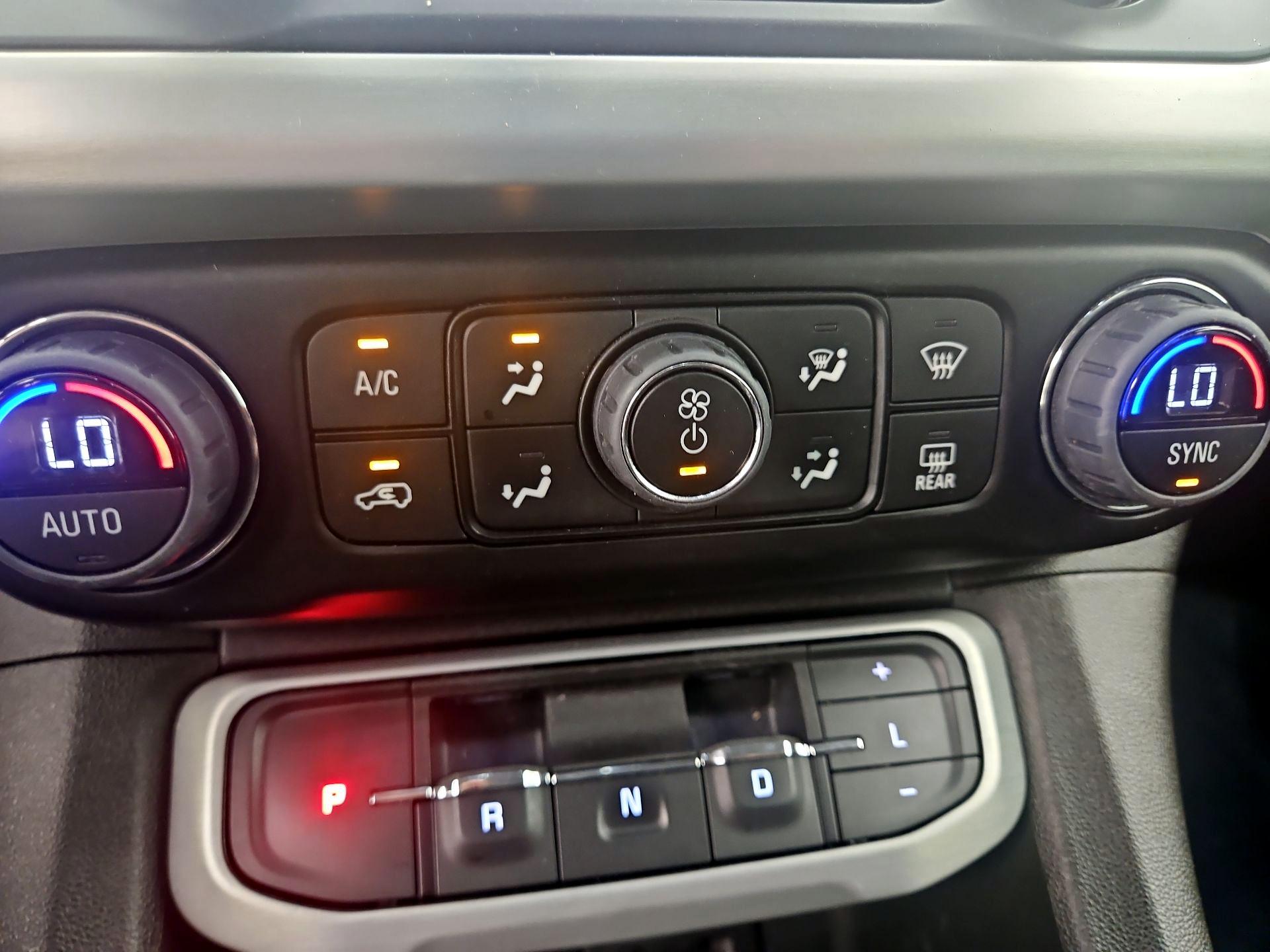 Thumbnail: 2023 GMC Acadia - 17