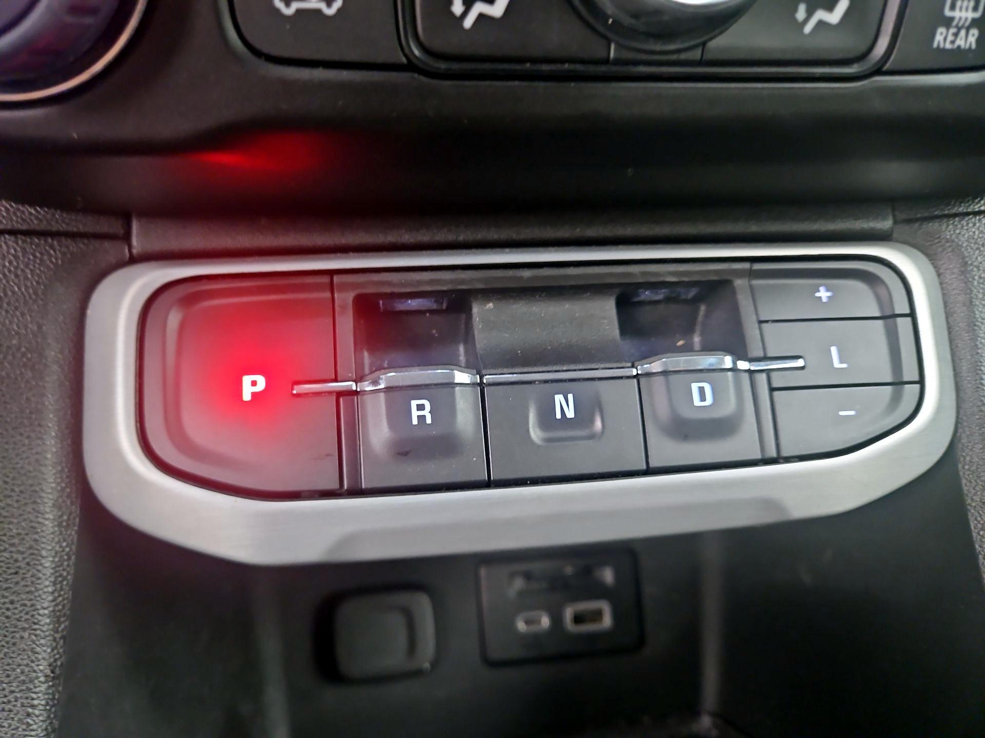 Thumbnail: 2023 GMC Acadia - 18