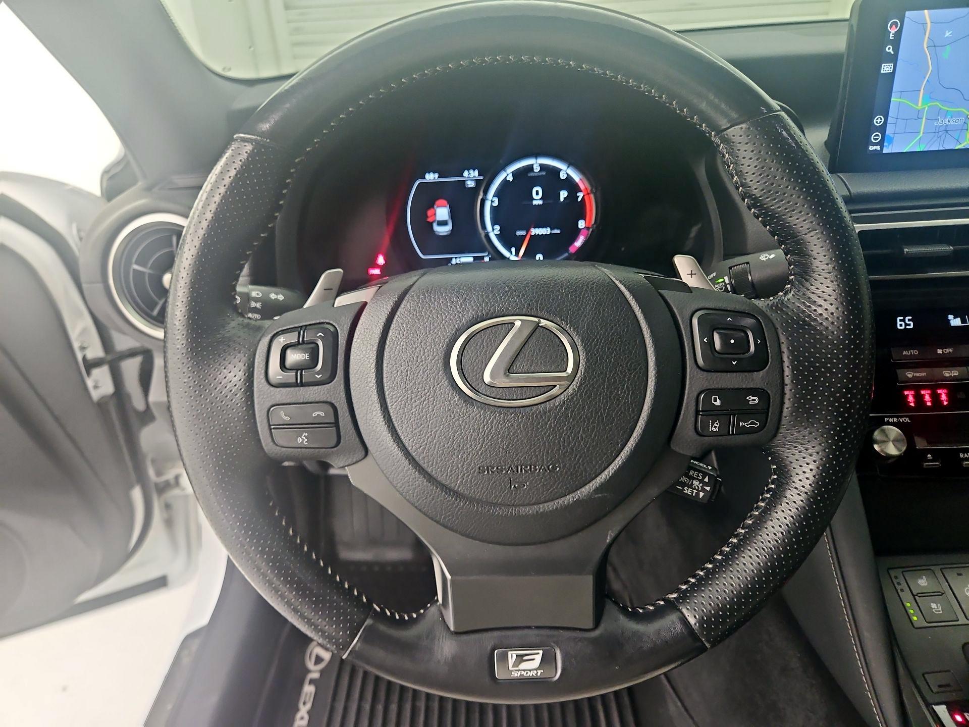 Thumbnail: 2022 Lexus IS - 10